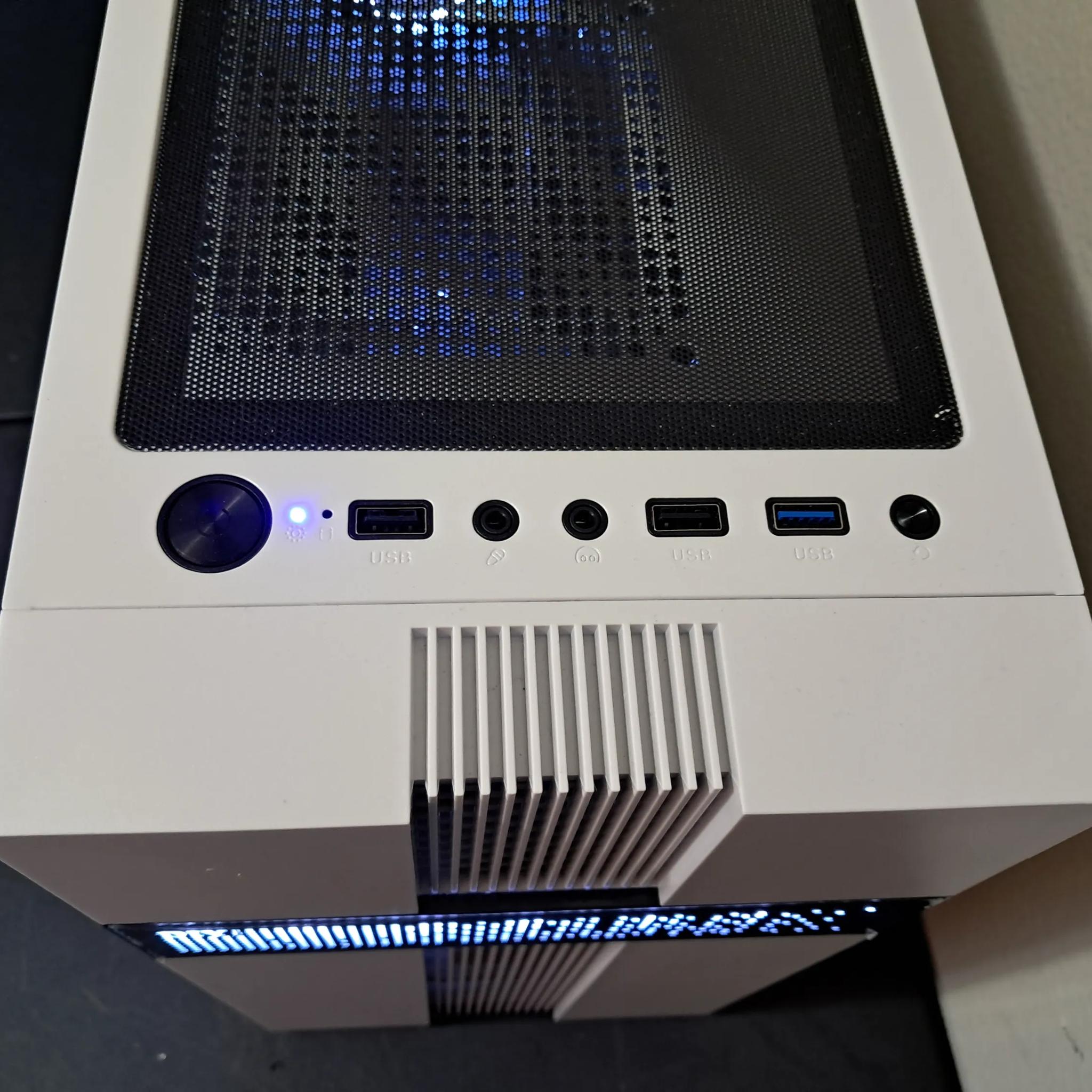 🔴⬜ Aesthetic Gaming PC ⬜🔴Nvidia GTX 1070 Ti | Ryzen 5 1600 (6C/12T) | 1TB SSD | 16GB DDR4-3200