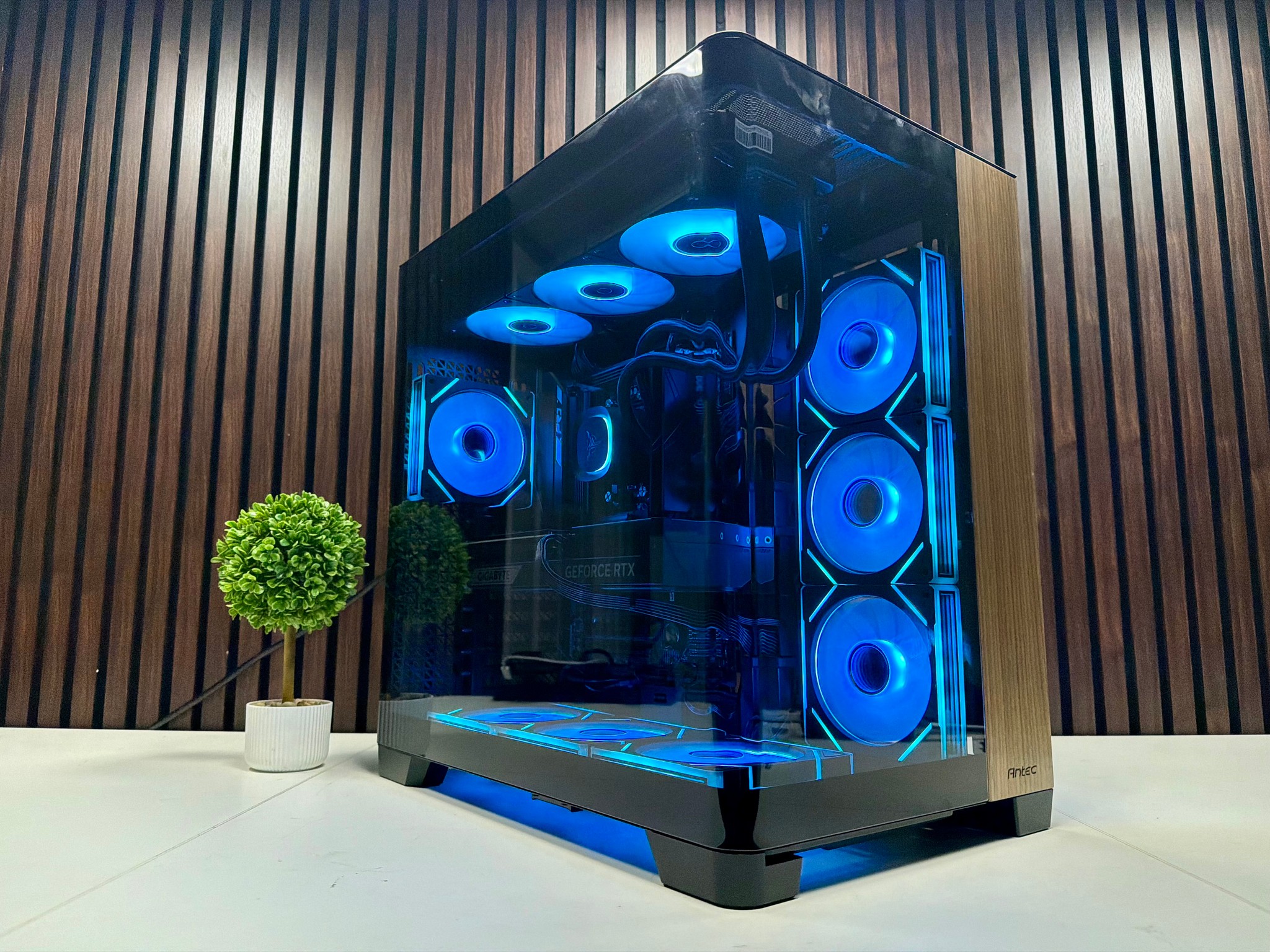 RTX 5070 TI | Ryzen 9800X3D | 32GB DDR5 CL 30 | 2TB M.2 | 1200 Watt Gold PSU | AIO