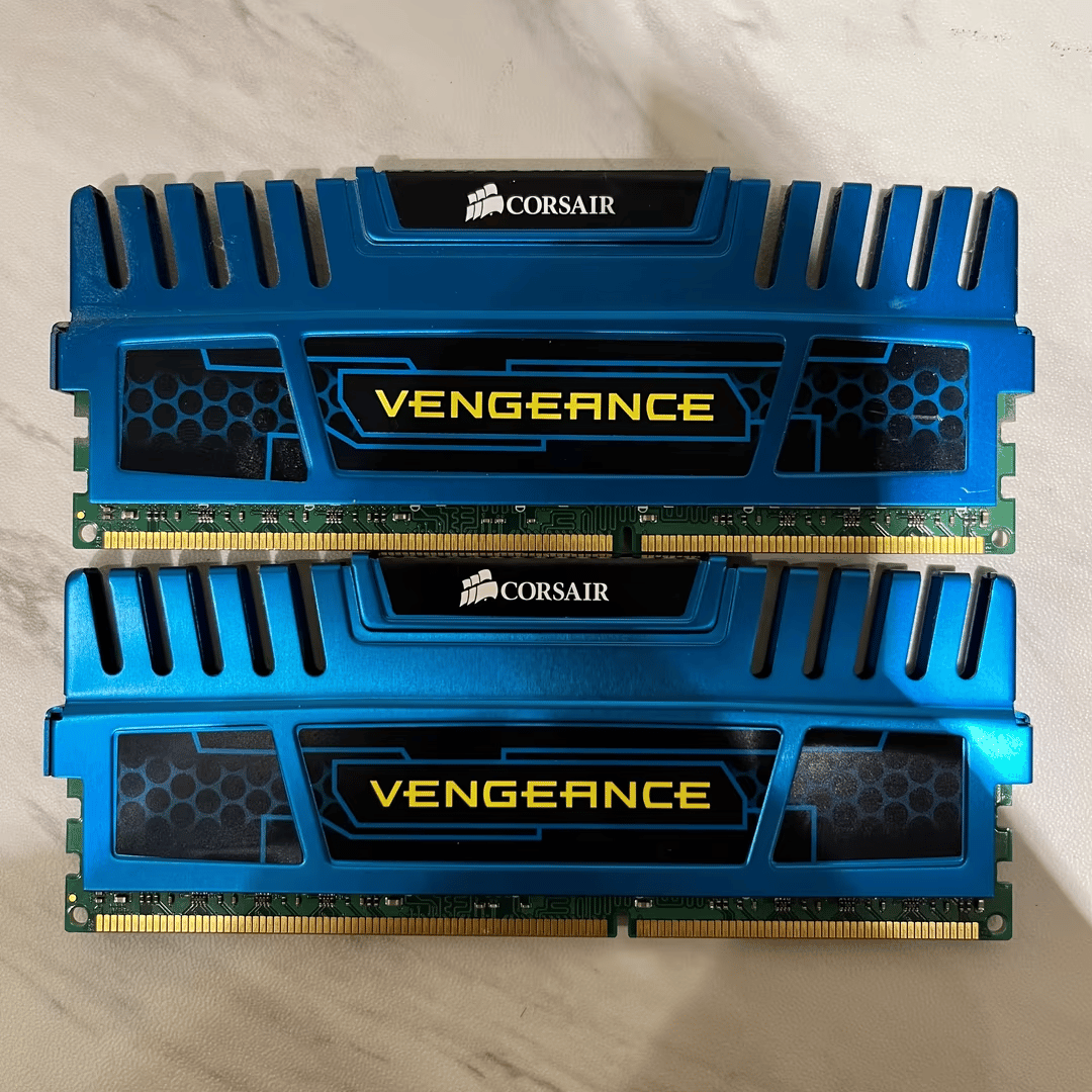 CORSAIR Vengeance 16GB (2 x 8GB) DDR3 1600 (PC3 12800) Desktop Memory