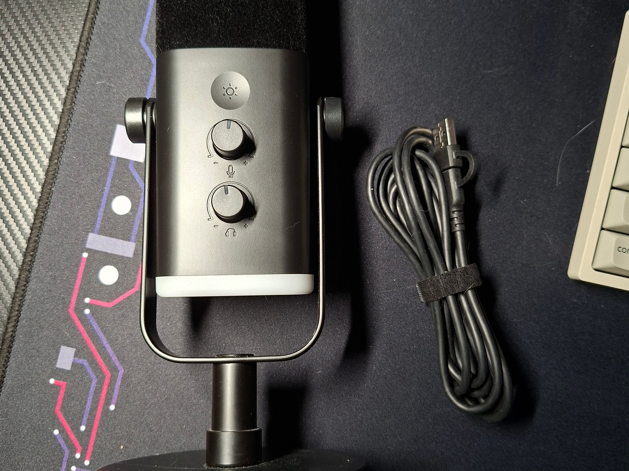 Fifine AM8 USB/XLR Dynamic Microphone