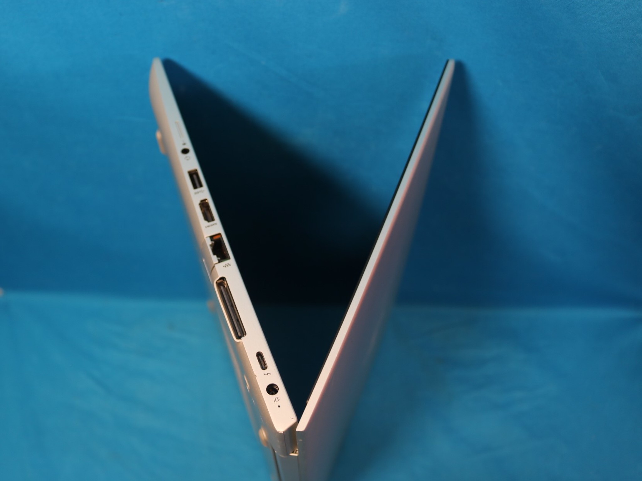DIY - i5-7300u 16GB 256GB NVME SSD - 14.0" 1920x1080 HP 840 G5 Elitebook