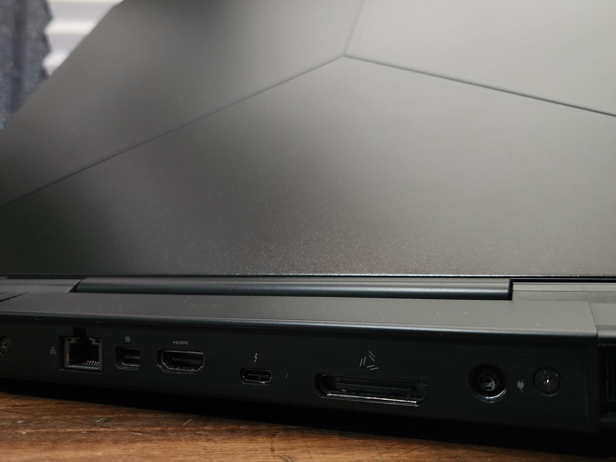 👽 GeForce GTX 1070 8GB // Intel Core i7 8750H // SK Hynix 16GB 2400MHz : Alienware 17 R5