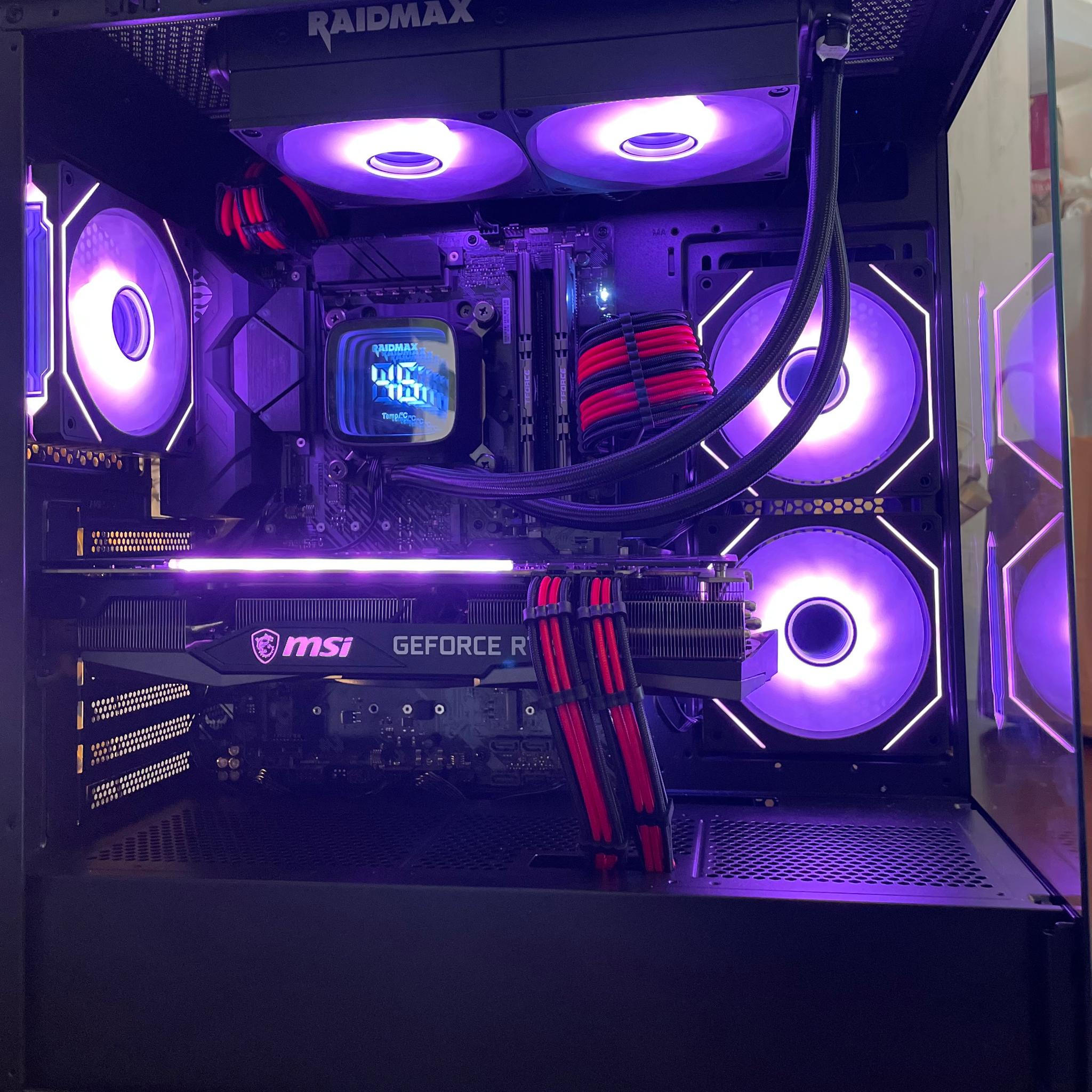 Gaming PC / | GEFORCE 3070 | Ryzen 5 | 32GB RAM | WINDOWS 11 pro | WiFi and Bluetooth