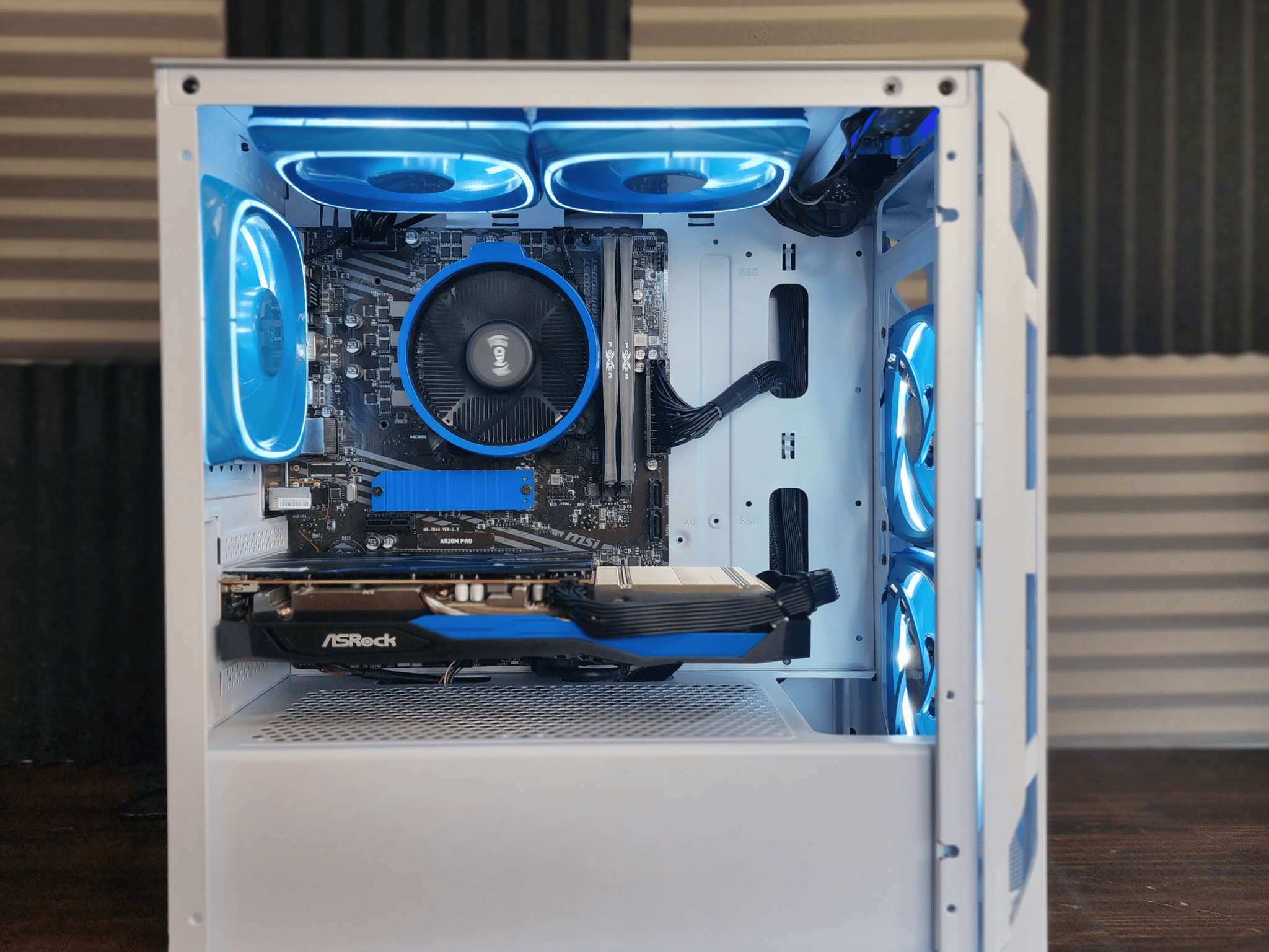 🤍🥶🤍 AMD Ryzen 5 3500X // ASRock Radeon RX 6600 8GB // Silicon Power Zenith 16GB 3200MHz