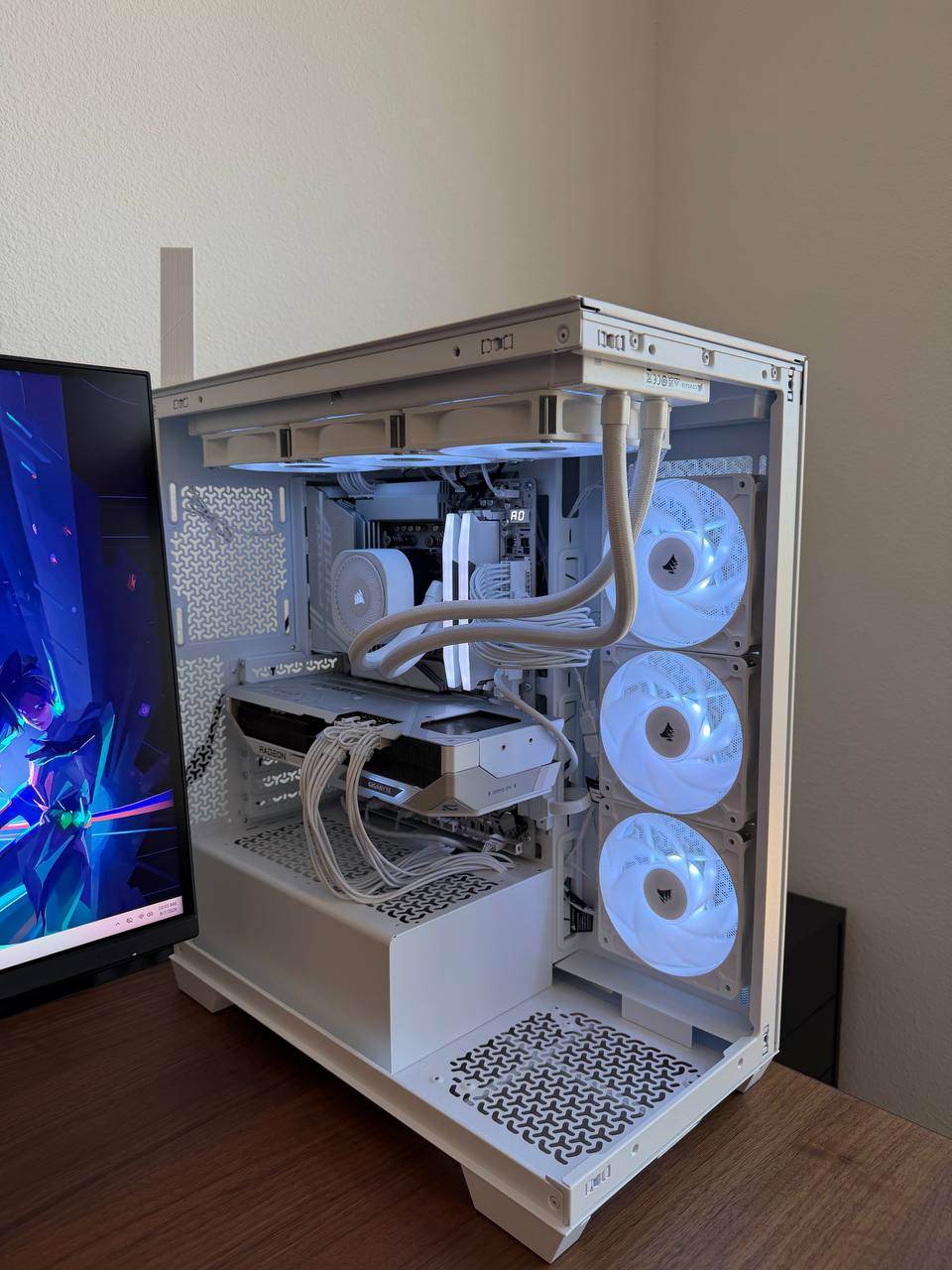 High-End Gaming PC - AMD Ryzen 7 9800X3D / AMD RX 9070 XT / 32GB DDR5 RAM