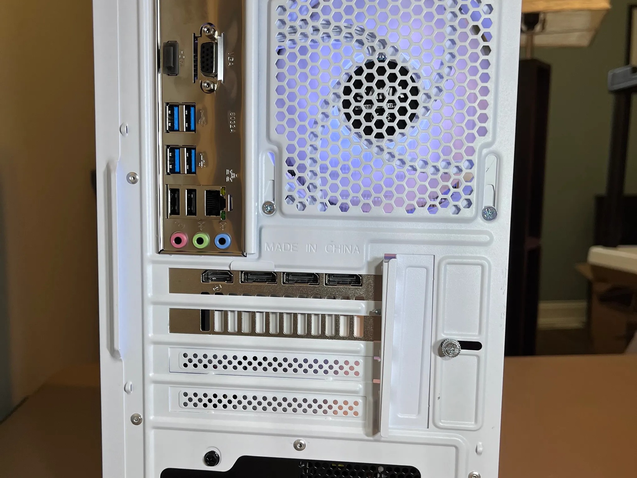 ⚪⚪ White Gaming PC⚪AMD RX 5500 XT 8GB⚪Ryzen 3 3100⚪16GB DDR4⚪500GB NVME