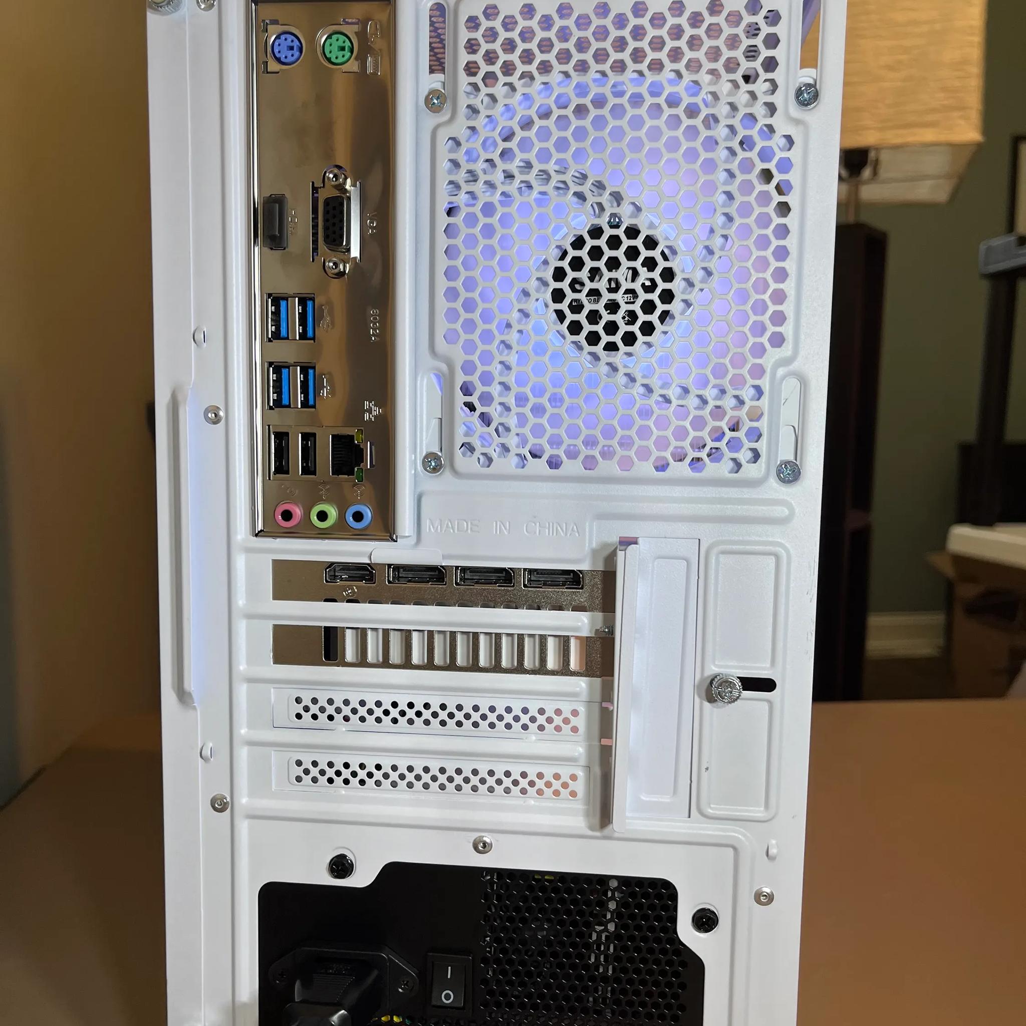 ⚪⚪ White Gaming PC⚪AMD RX 5500 XT 8GB⚪Ryzen 3 3100⚪16GB DDR4⚪500GB NVME