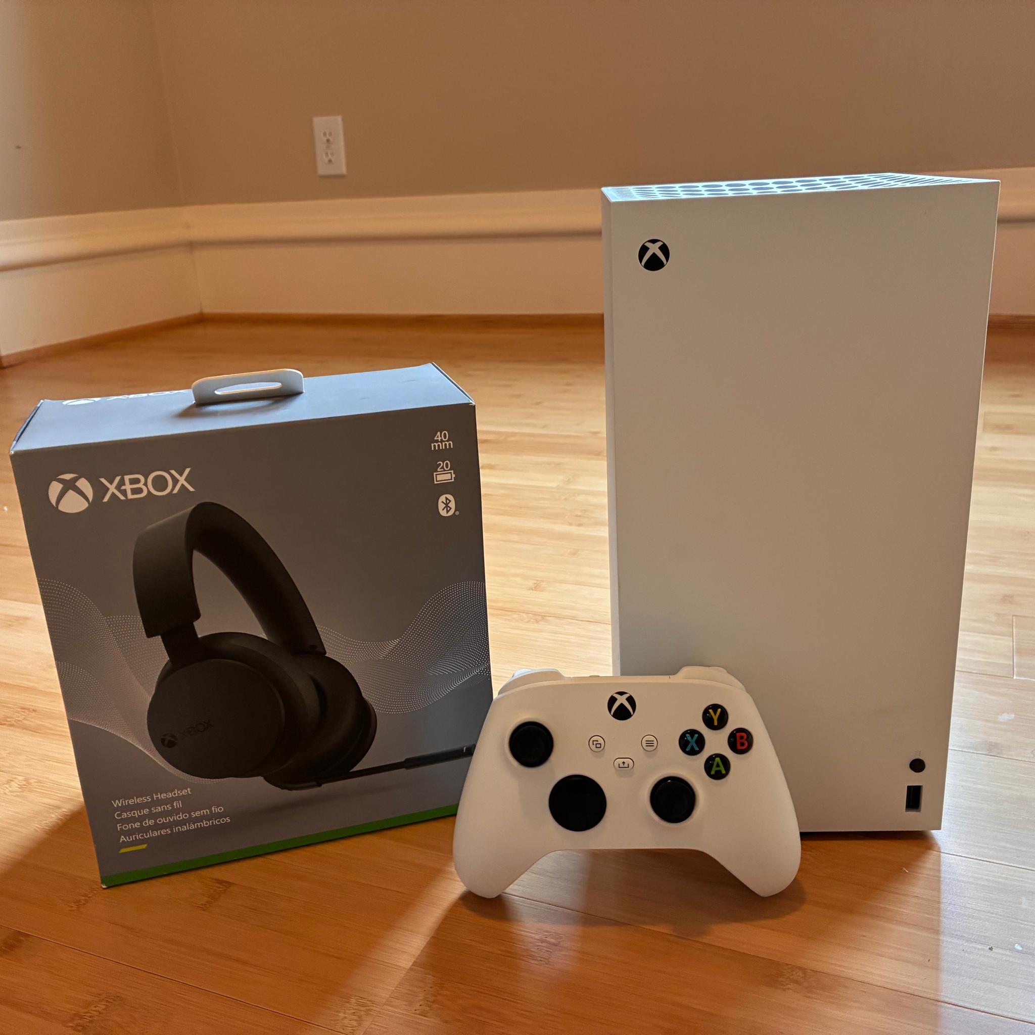 1TB Xbox Series X - White + Headphones
