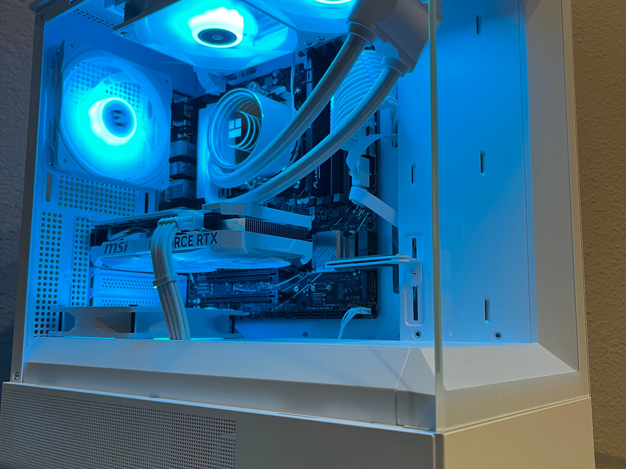 All White 1080p Gaming PC | NVIDIA RTX 4060 | 16GB 6000mhz RAM | WIFI | 1TB NVME M.2 | AIO