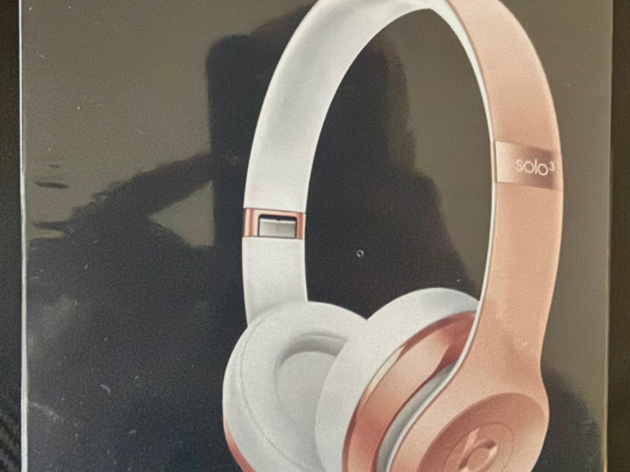 Beats Solo3 Wireless Headphones – Rose Gold, On-Ear Bluetooth Headphones