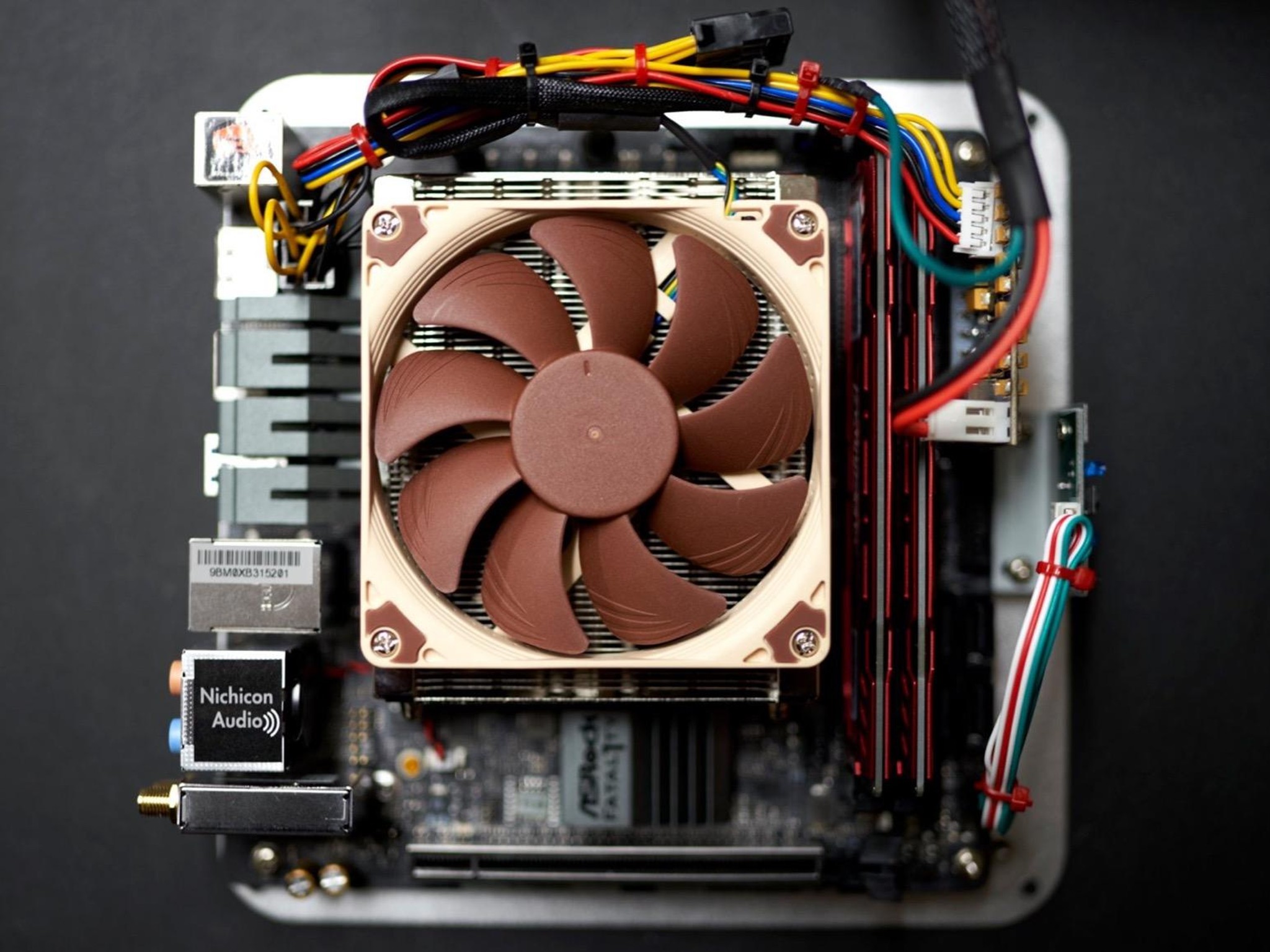 Noctua NH-L9a-AM4, Premium Low-Profile CPU Cooler for AMD AM4 (Brown)