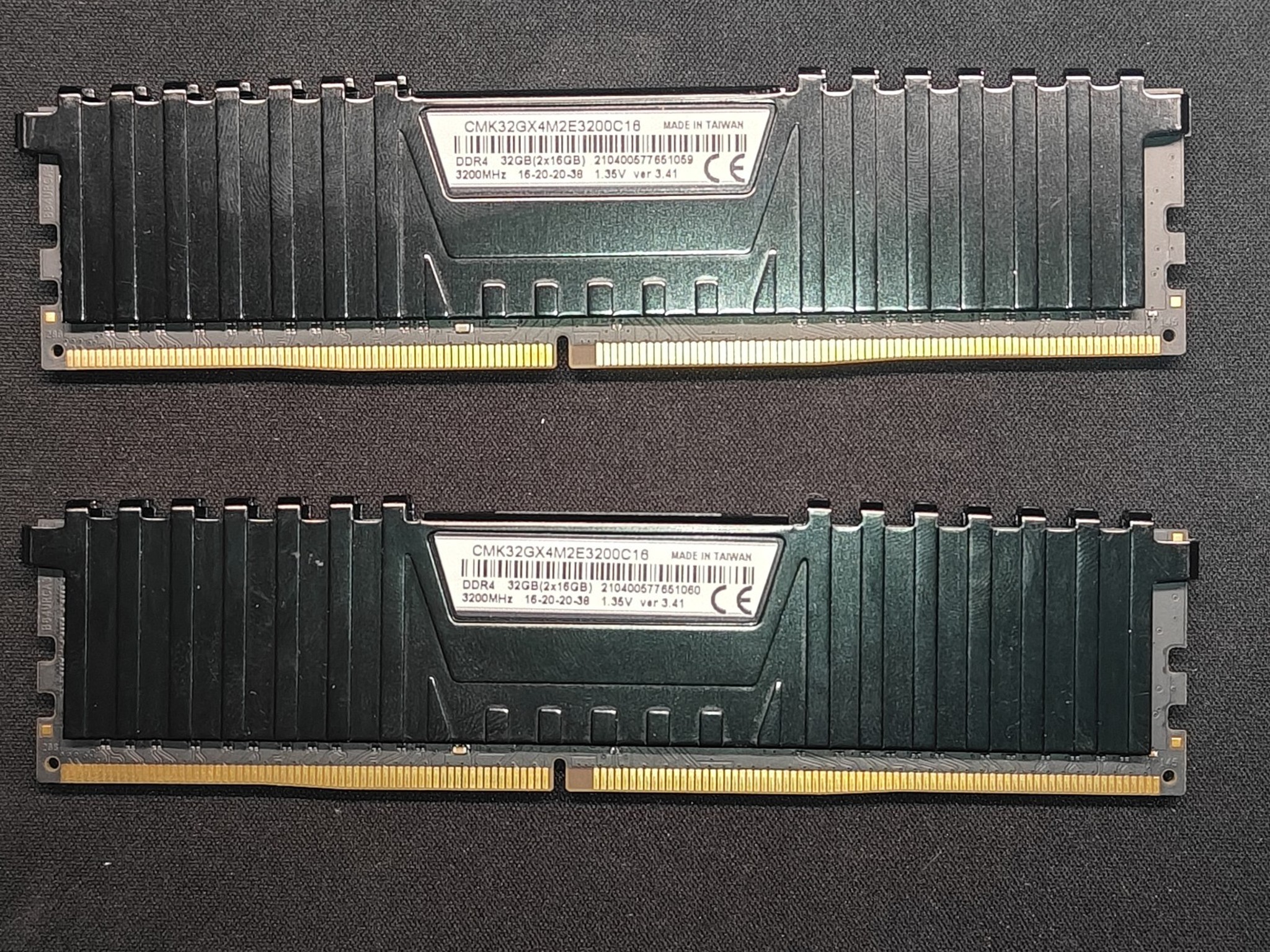 CORSAIR VENGEANCE LPX 32GB (2x16GB) DDR4 3200MHz CL16 Dual-Channel RAM Kit