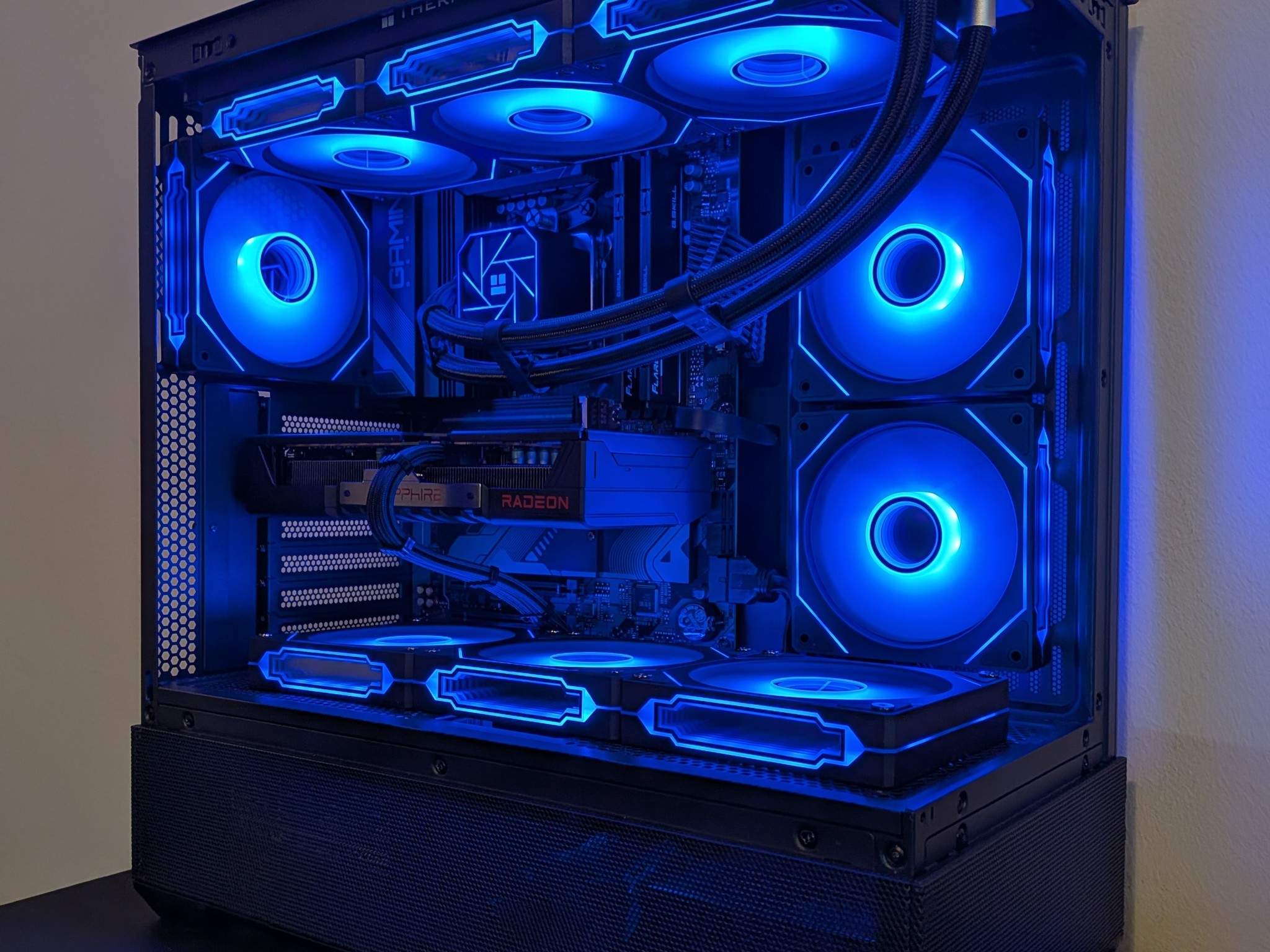 RX 9060 XT 16gb - Ryzen 5 7600x | Gaming PC