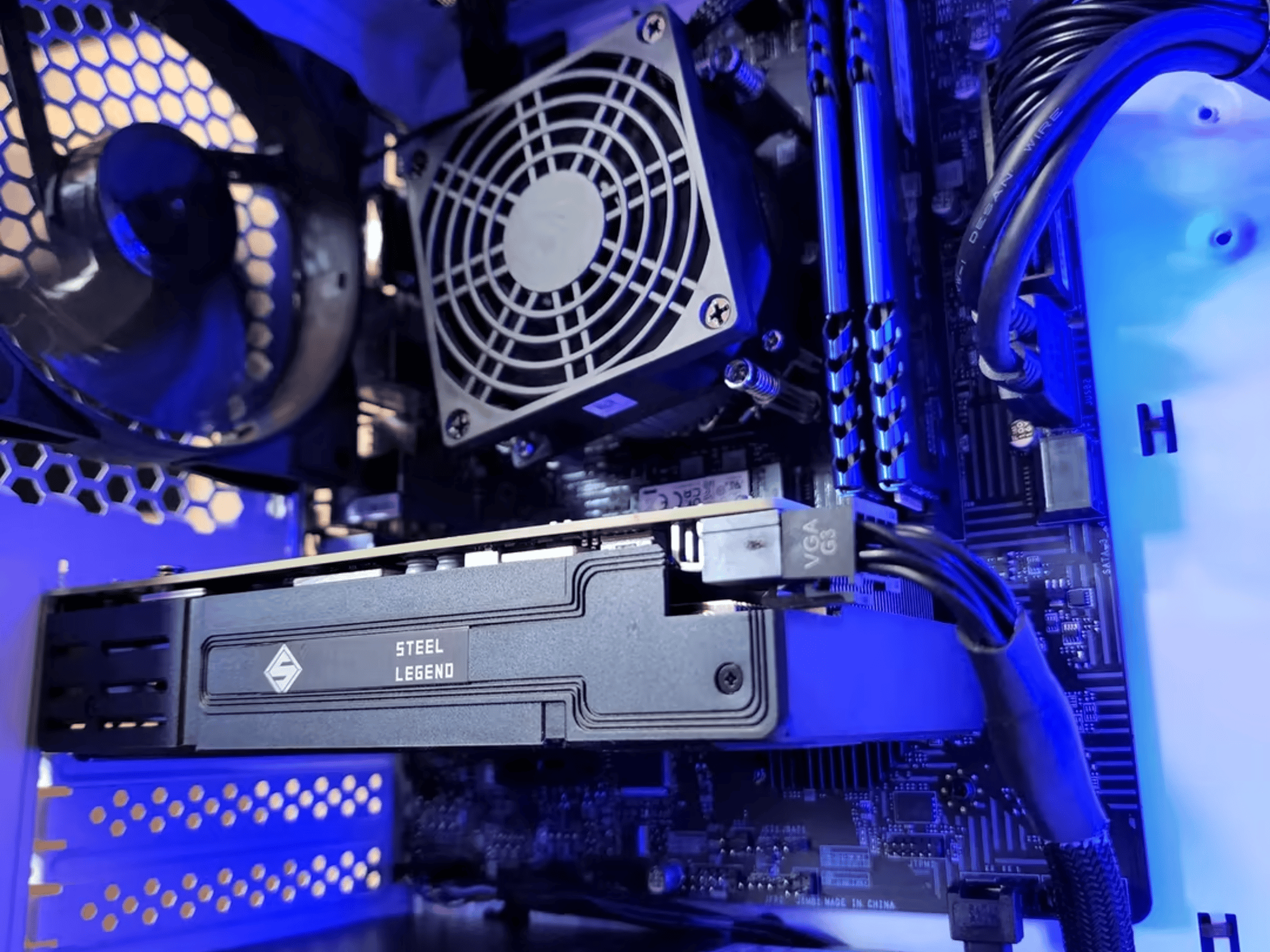 Intel Core i3 10100F // AMD Radeon RX5500 4GB // Silicon Power 16GB 3200MHz