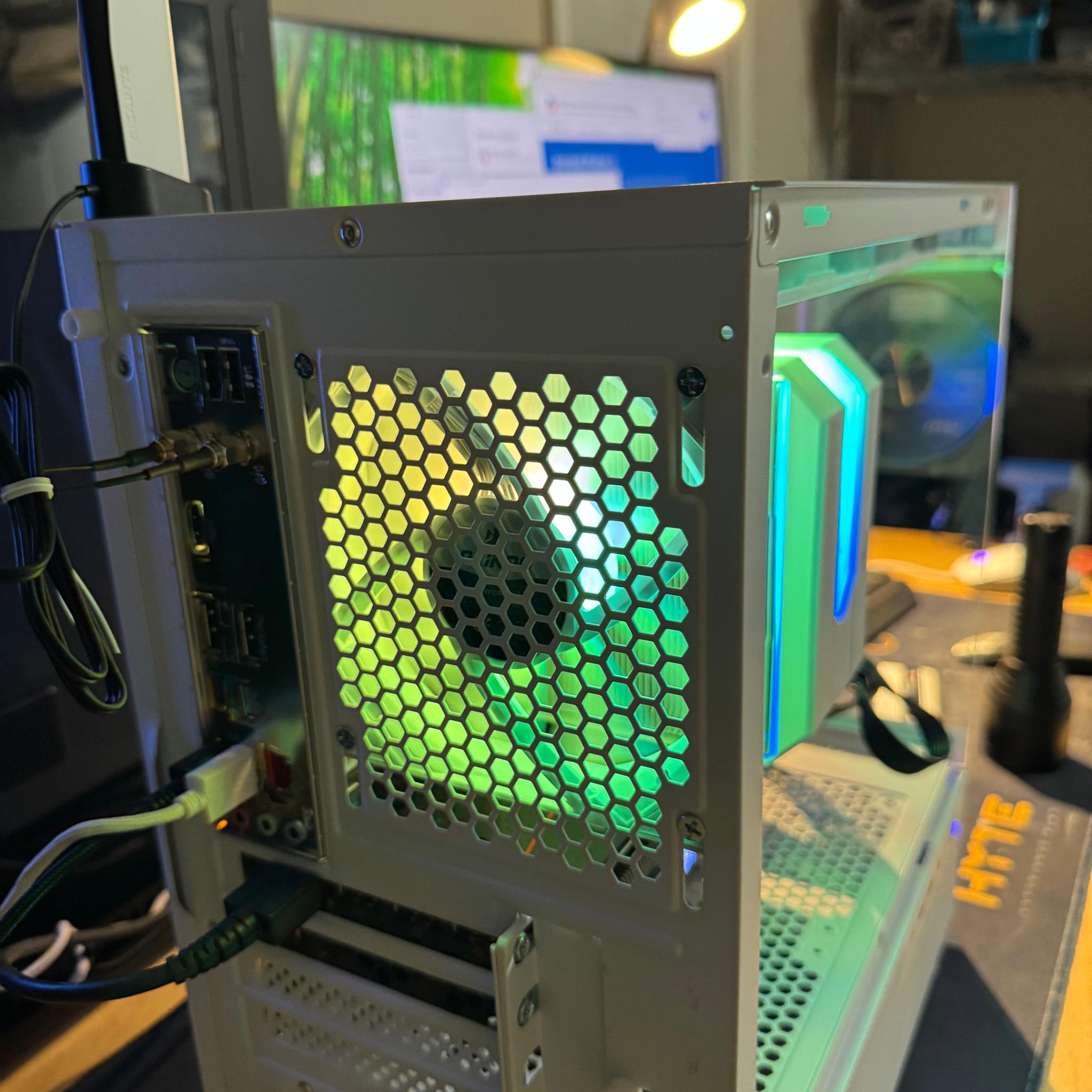 Gaming PC RTX 3070 i7-12700 32 gb ddr5 6400 MT/s