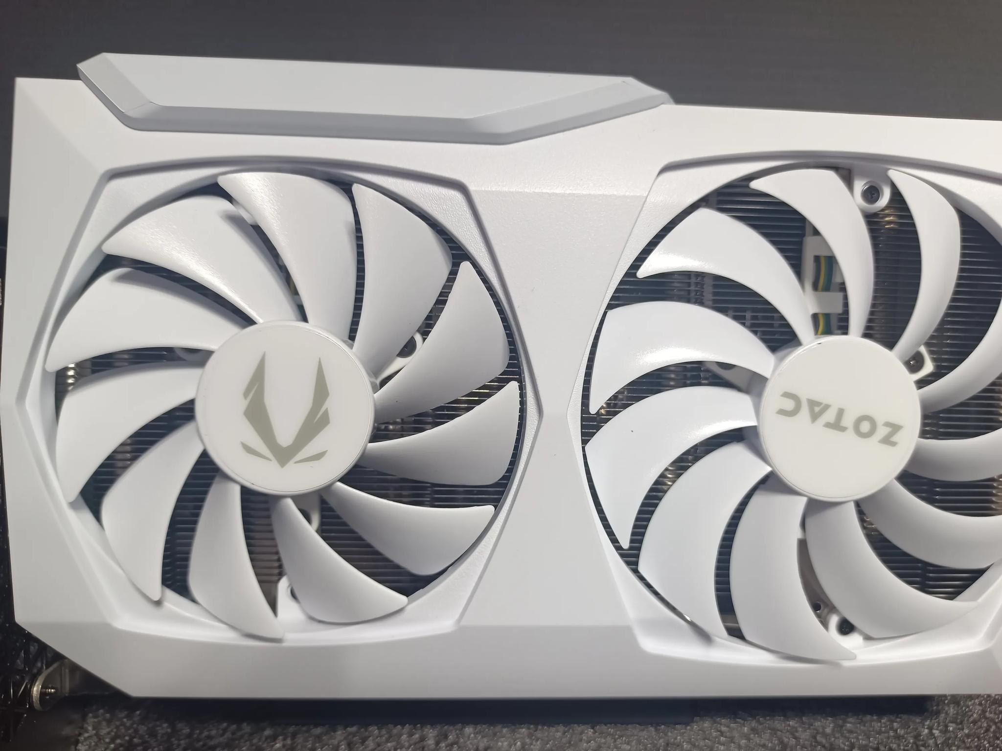 ZOTAC GAMING GeForce RTX 3060 AMP White Edition