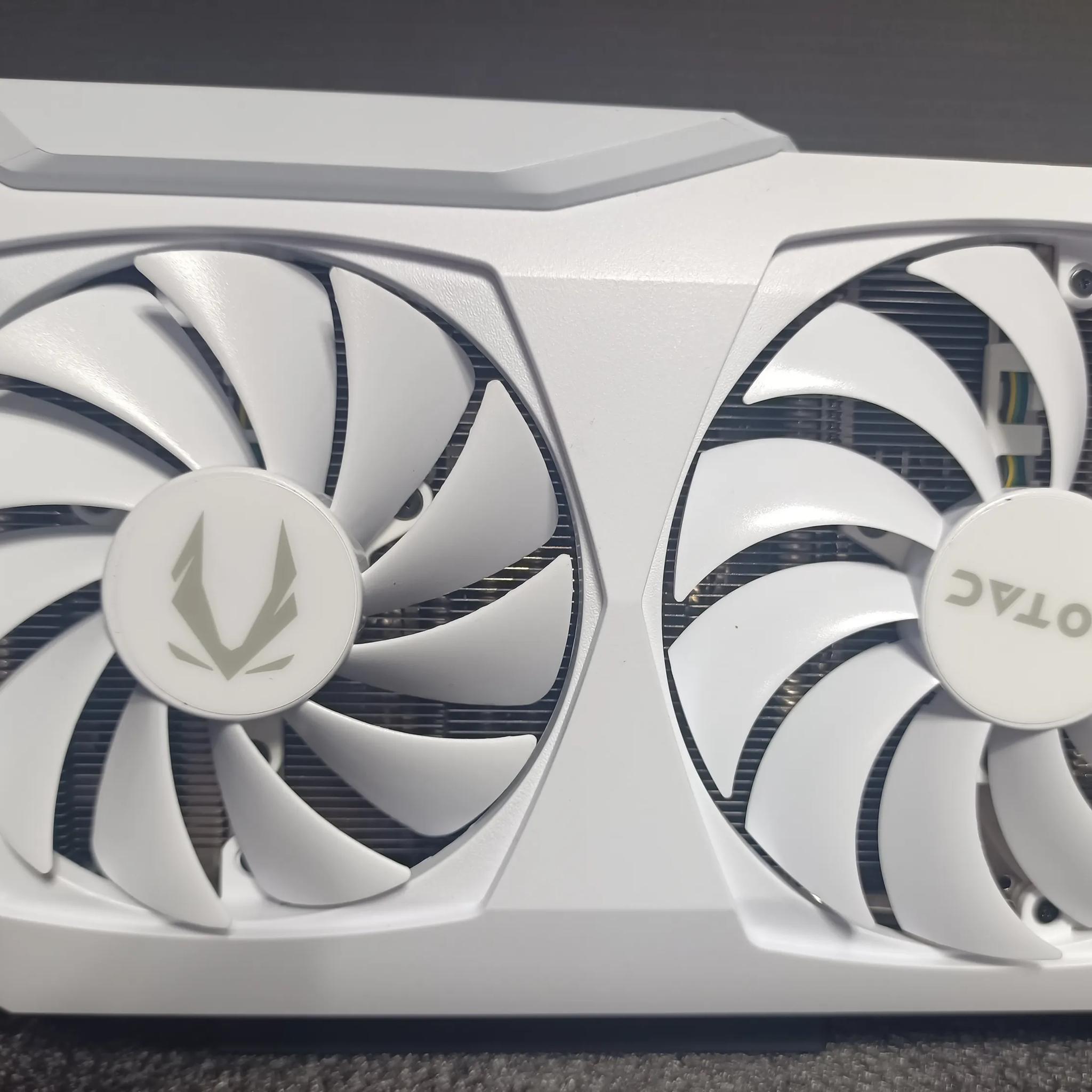 ZOTAC GAMING GeForce RTX 3060 AMP White Edition