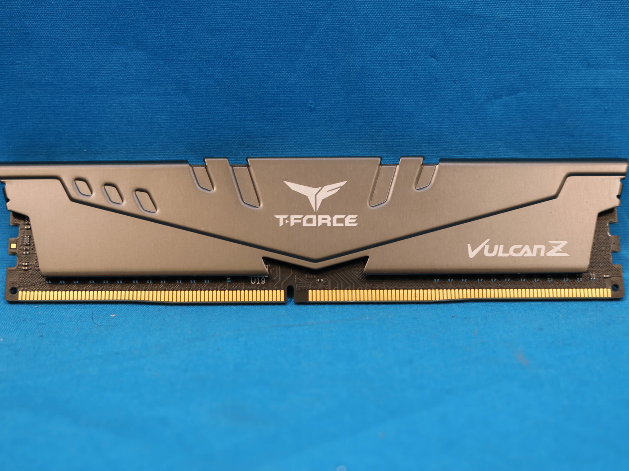 TeamGroup T-FORCE VULCAN Z 8 GB (1 x 8 GB) DDR4 3200MHz CL16 Desktop RAM TLZGD48G3200HC16CBK