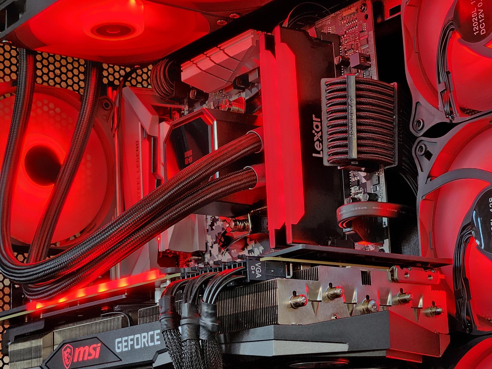 RTX 3080 // RYZEN 7 5700X // 360MM AIO // 16GB RAM // 1TB SSD