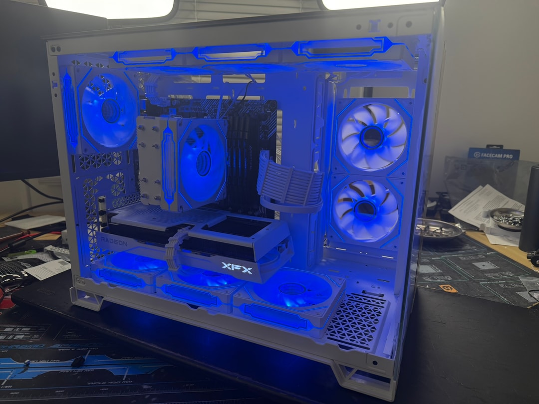 White Gaming PC | 5 5600X | 9060XT 16gb | 32GB RAM | Windows 11 | Jawa