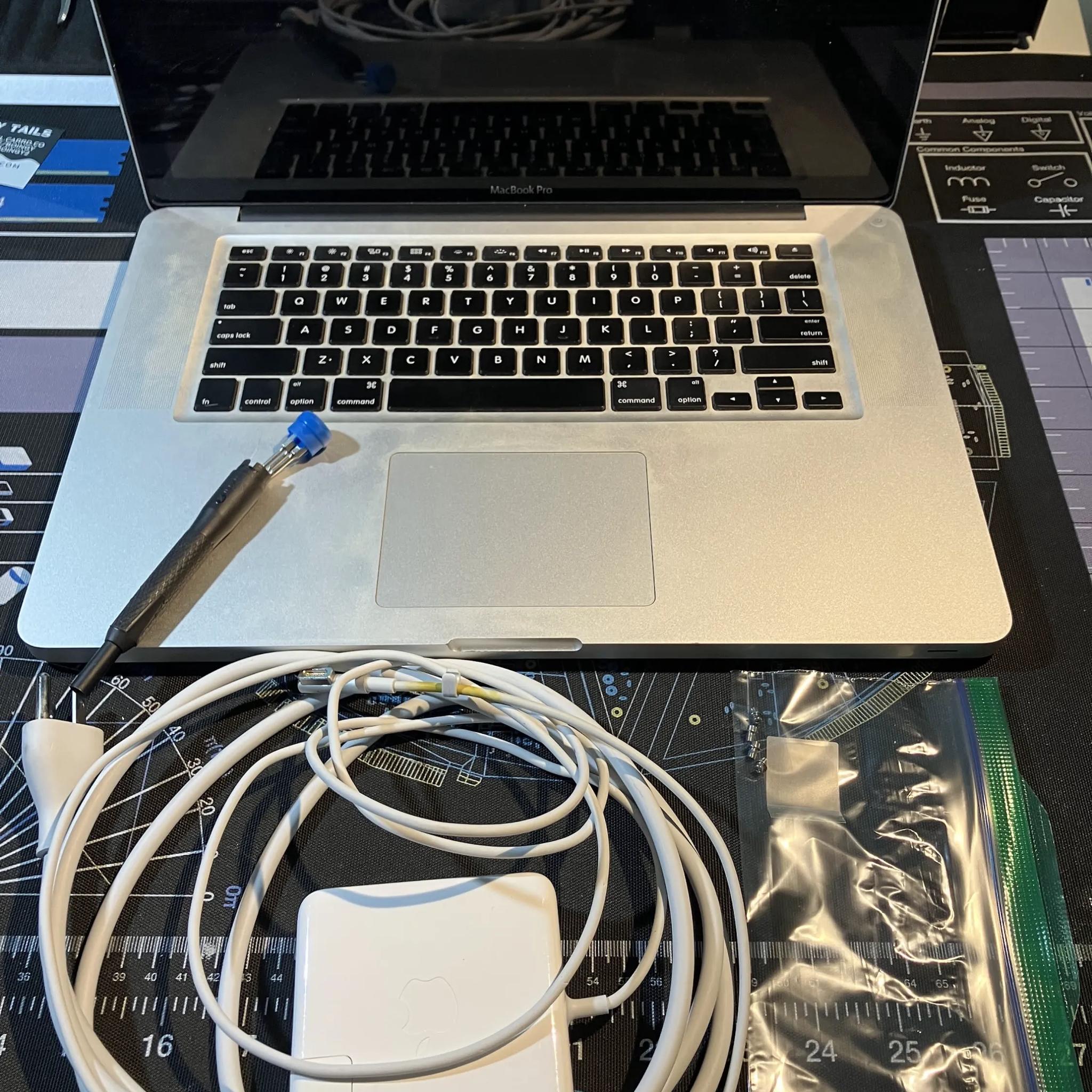 MacBook Pro Mid 2012 15" (i7 2.6GHz, 16GB DDR3)