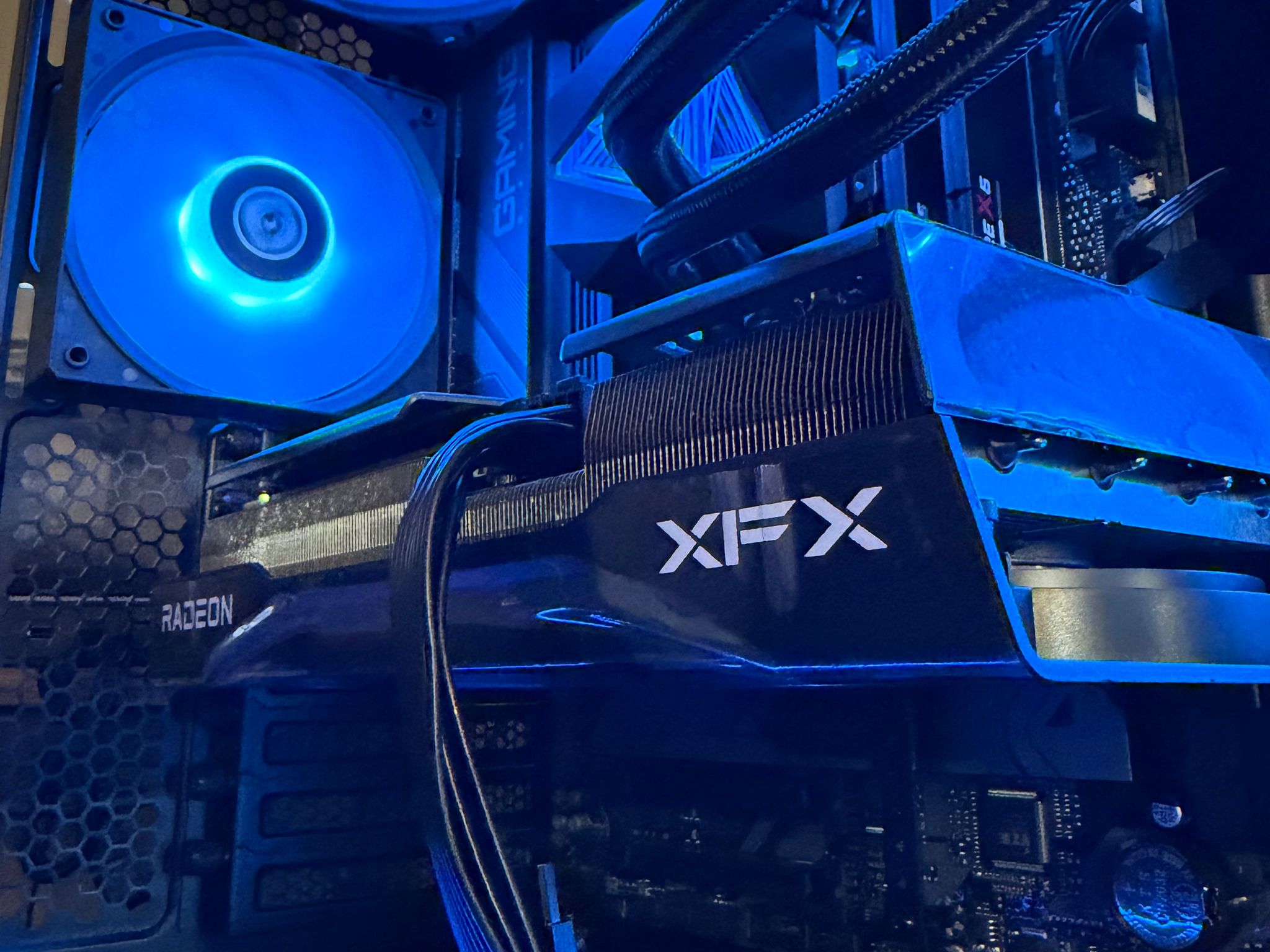 🔥 ALL NEW | Ryzen 7 7800X3D | XFX RX 9070 GRE 12GB | 32GB DDR5-6000 CL30 | 360MM AIO | WIN 11 PRO