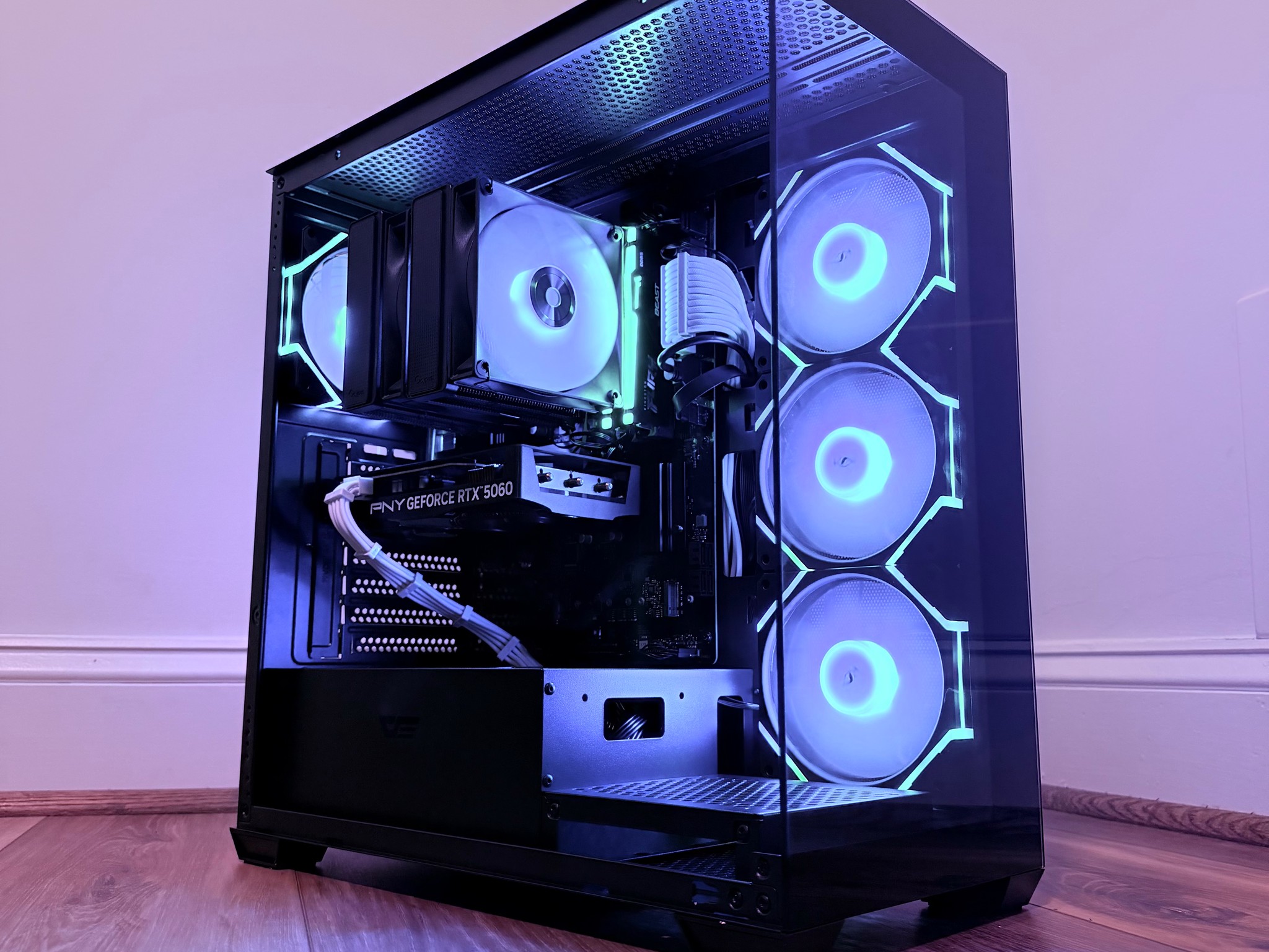 ❄️"Frozen Echo"❄️| 1080/1440p Gaming | Intel Ultra 7 265k | RTX 5060 | 16B DDR5 | 1tb Storage