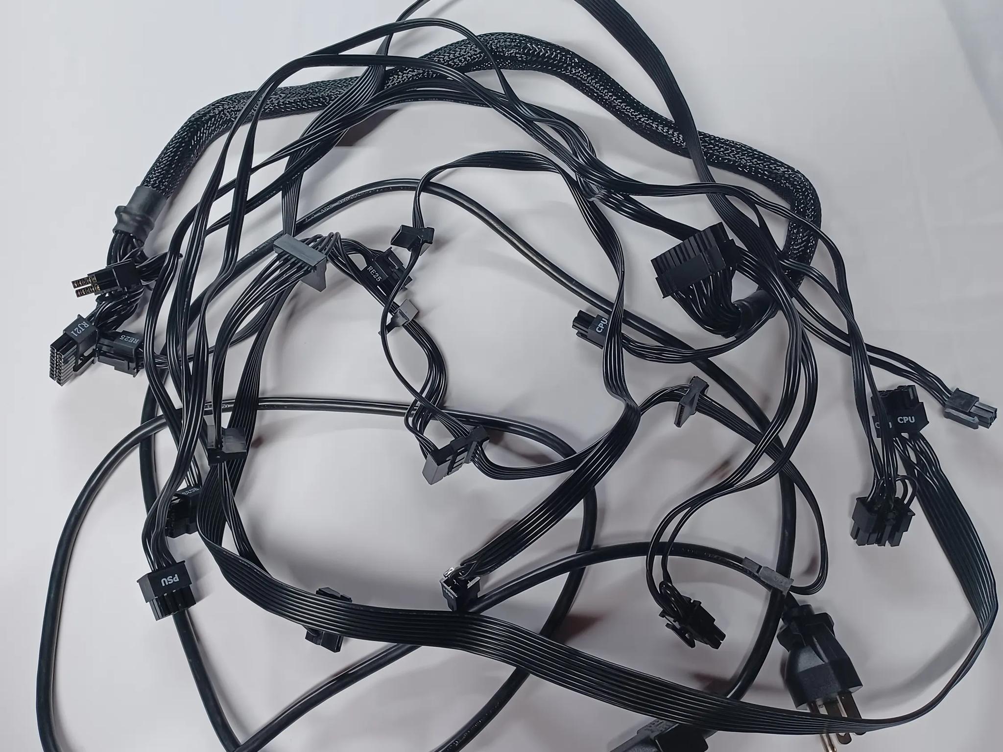 Seasonic 750 W 80+ Titainium power supply