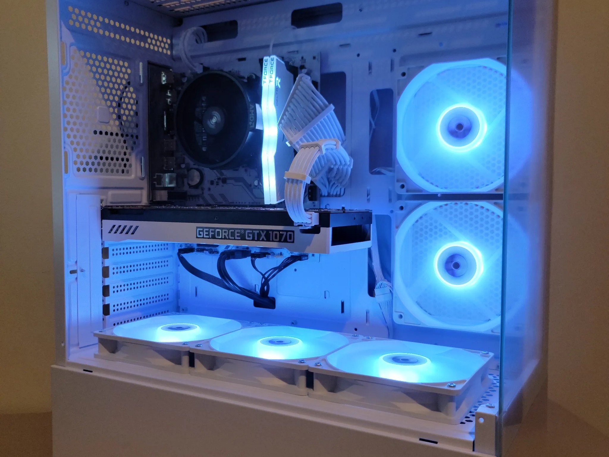 GTX 1070 | Ryzen 5 | 16GB RAM | WIN 10