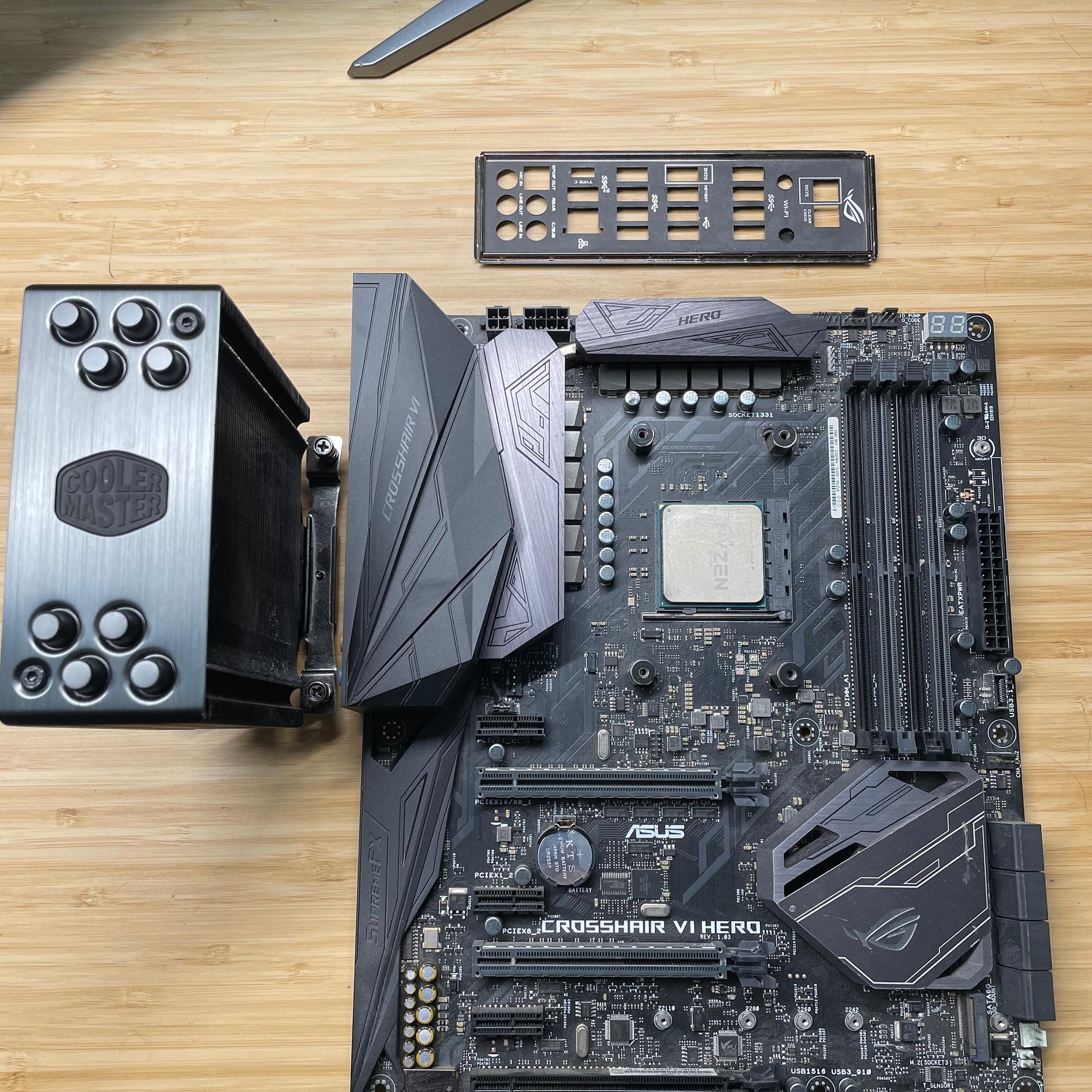 Ryzen 7 1800x Combo | Asus X370 Crosshair VI Hero | Hyper 212