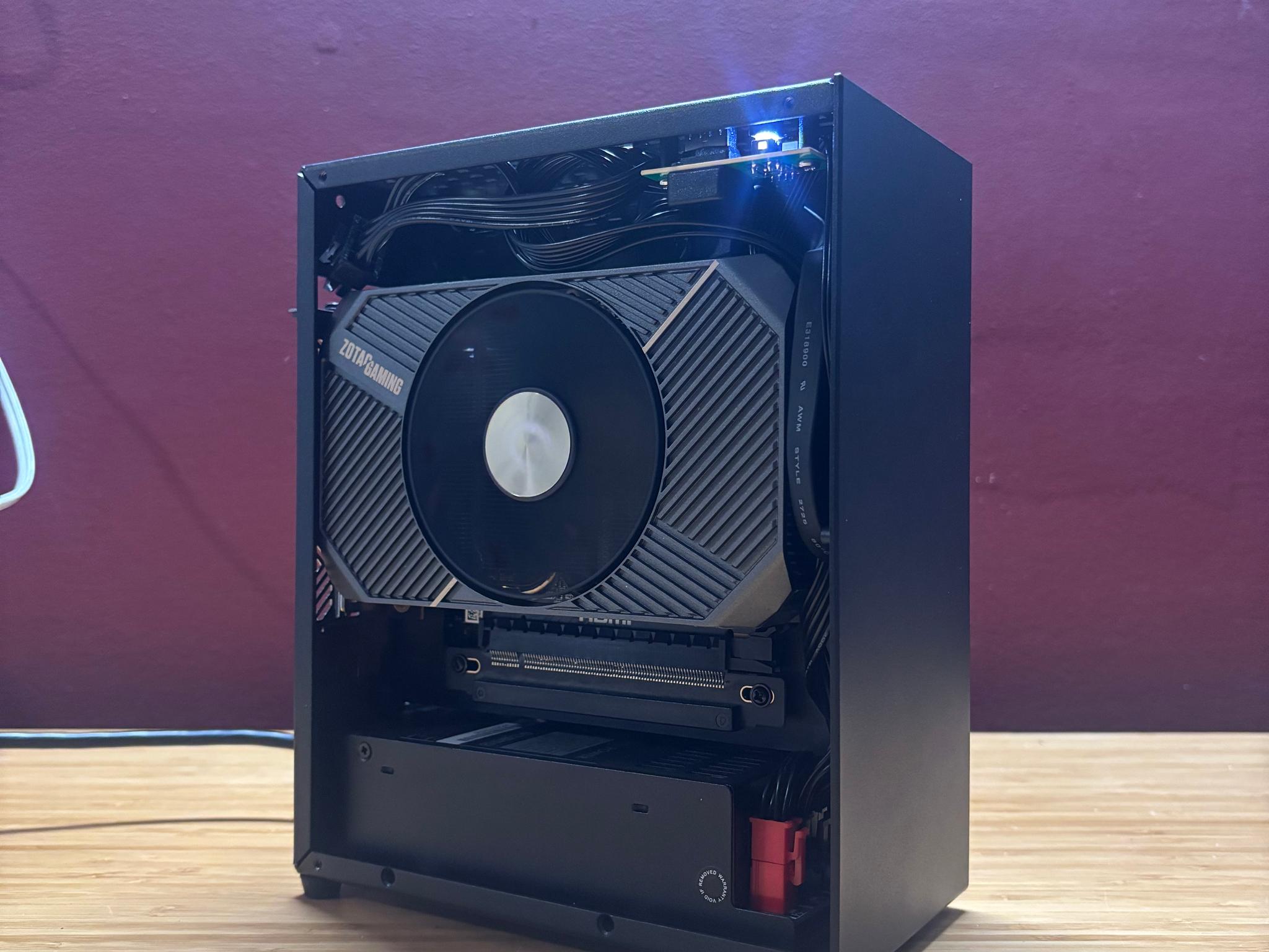 SFF GAMING PC RYZEN 7 7800X3D RTX 5060, 16GB RAM, 1TB NVMe SSD