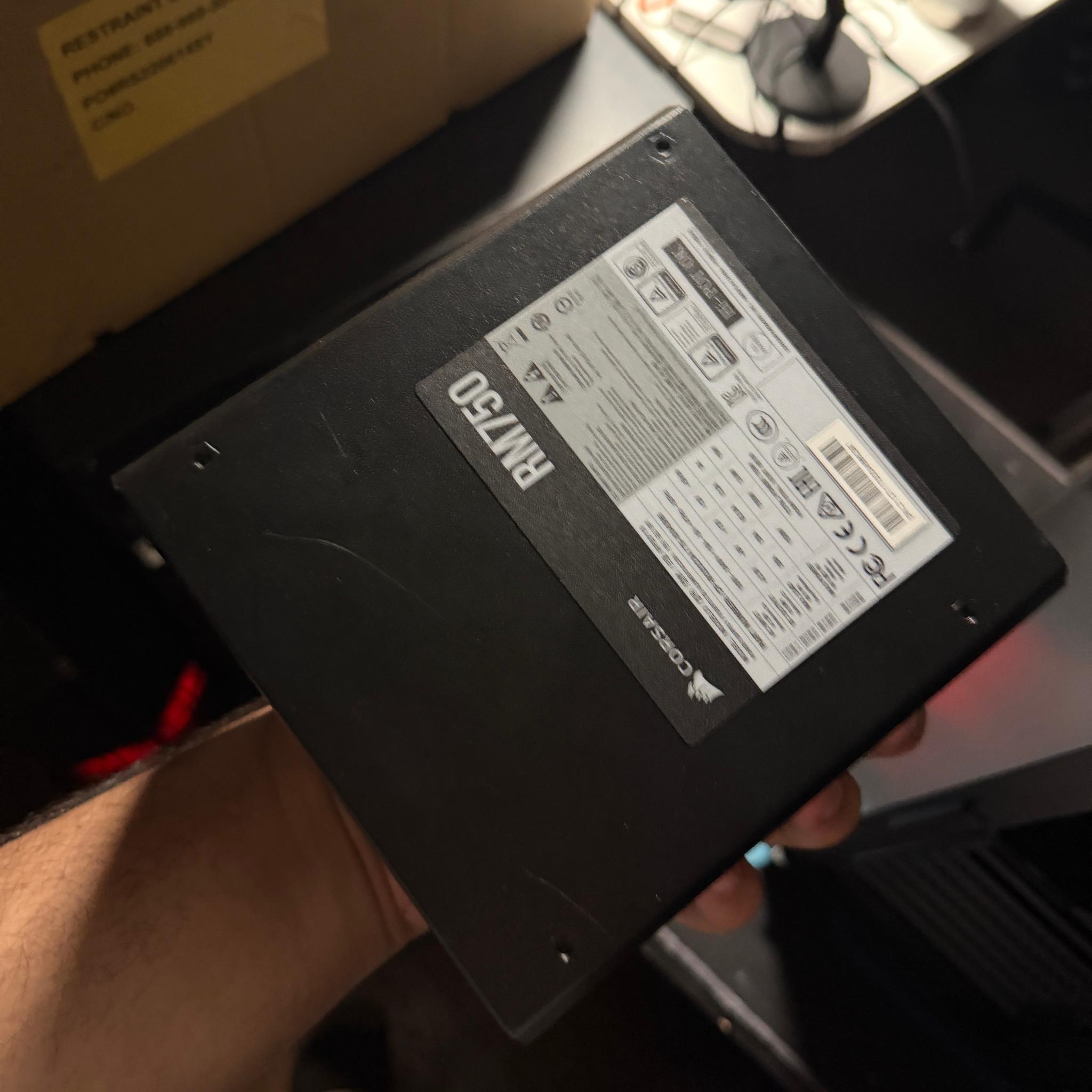 Corsair RM750 power supply