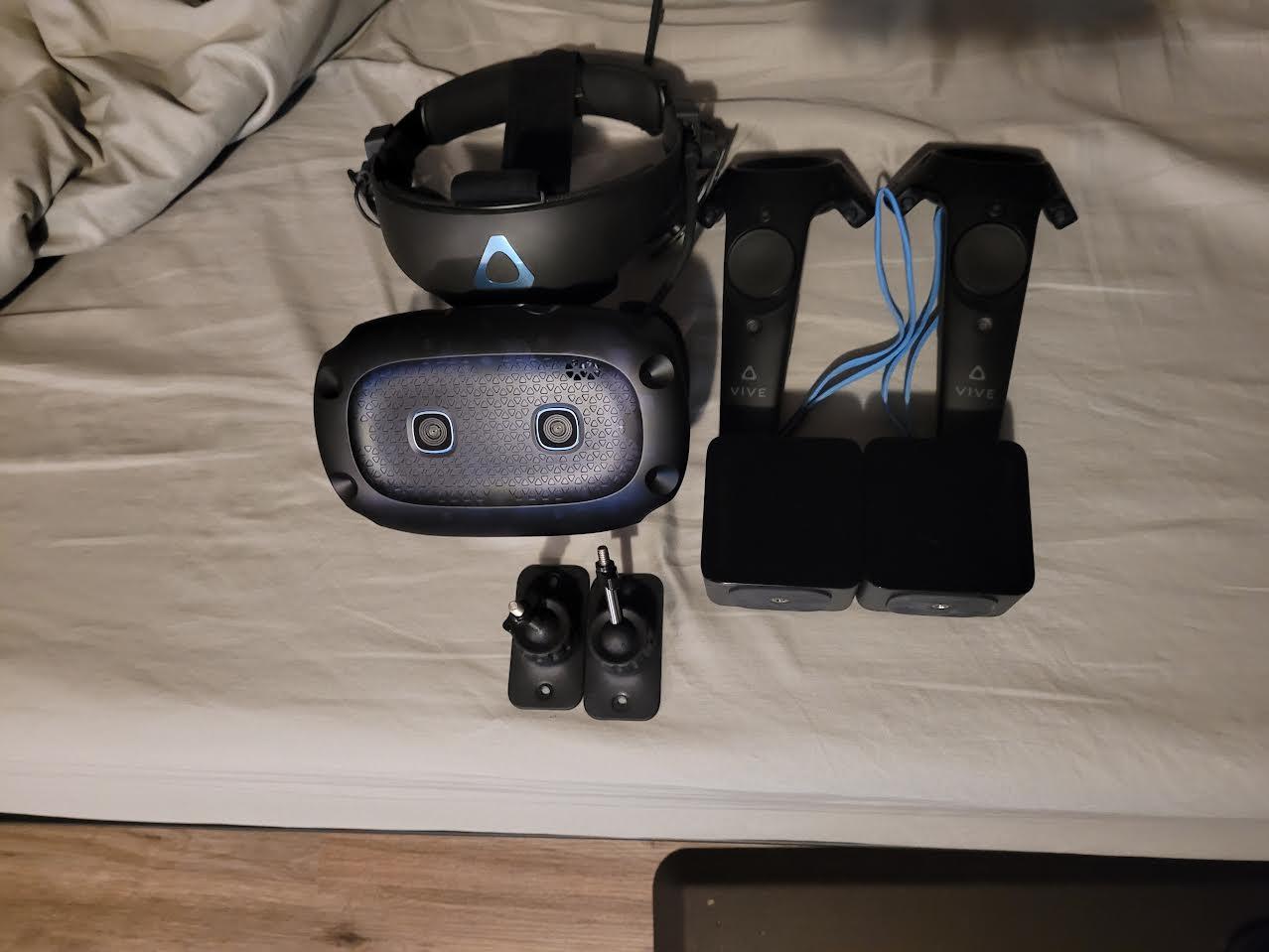 HTC Vive Cosmos Elite Complete VR System | Used
