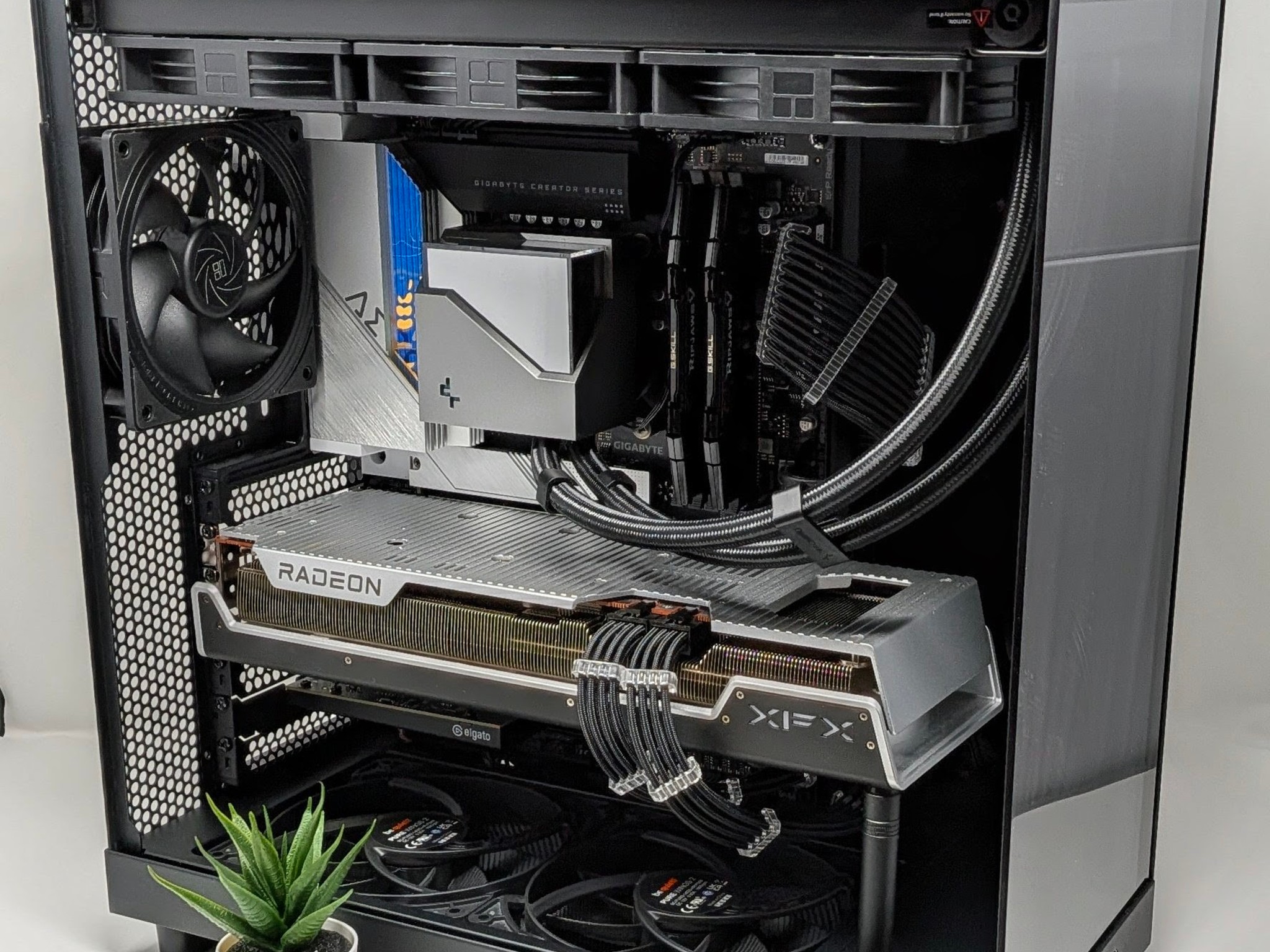 Midnight Chill | Intel i5-12600k | AMD RX 7800 XT | 32gb RAM | Samsung 990 Pro 2TB