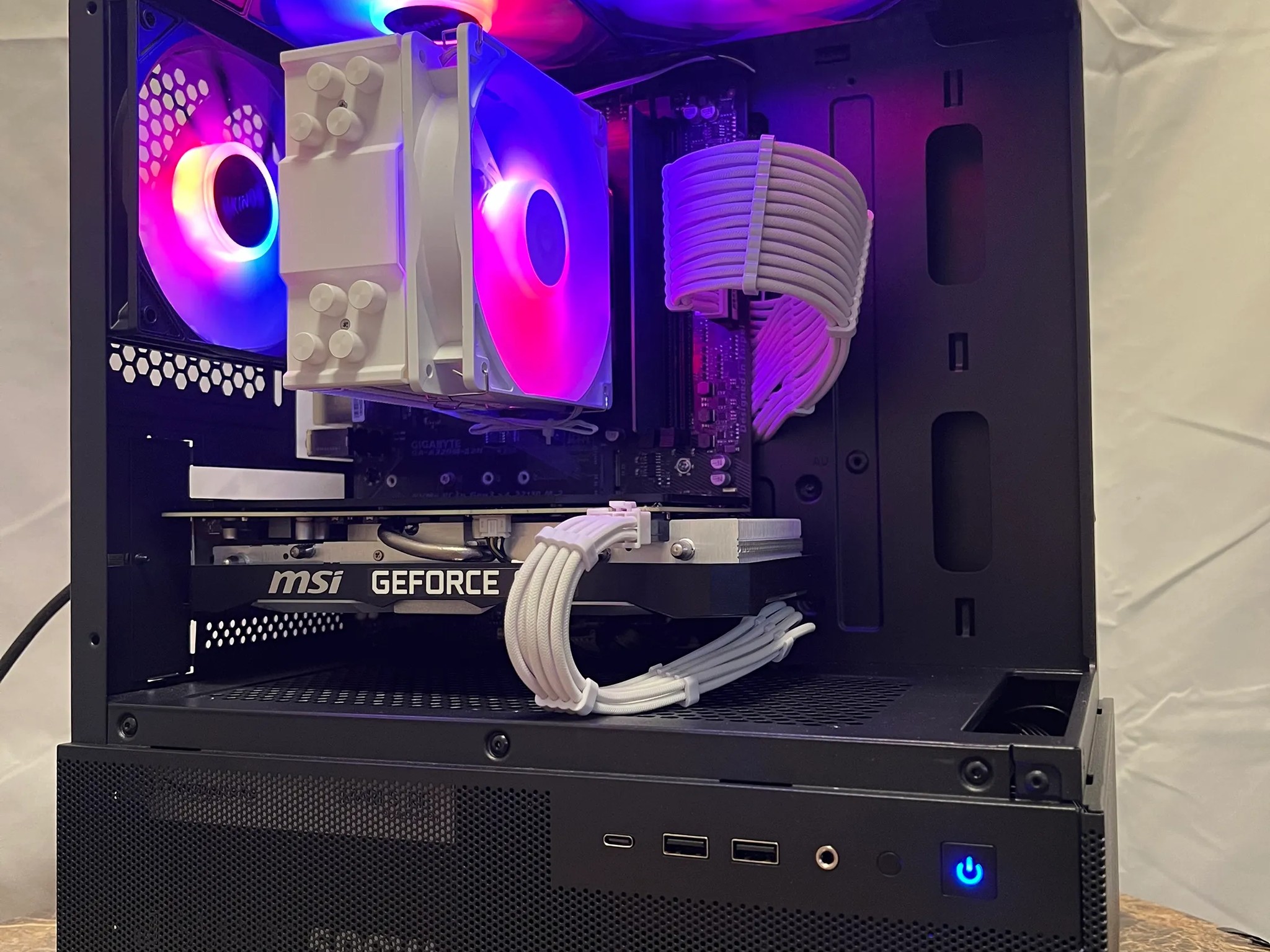 🌿❄️PepperMint🌿❄️ | GTX 1660 Super | Ryzen 3 2200G | 24GB RAM | 2.5TB Storage