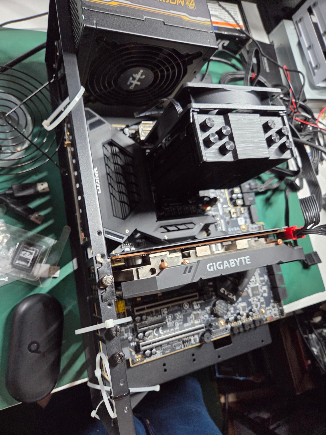 EVGA Z490 DARK, 131-CL-E499-KR