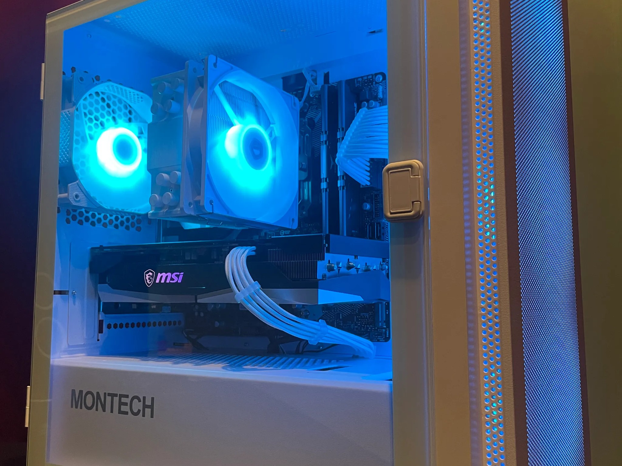 ‼️Budget‼️White PC Ryzen 5 5600 | RX 6600 XT 8 GB | Windows 11 Home | WIFI and Bluetooth!!!