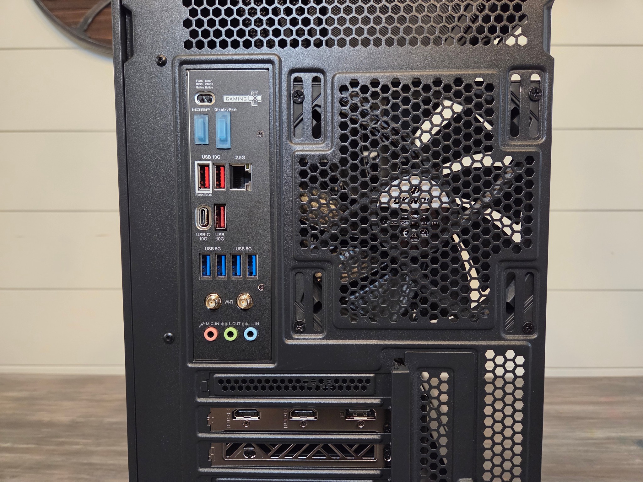 RX 9060 XT | 7600X3D | Sleek All Black/Wood Gaming PC | 1TB SSD | 16GB DDR5
