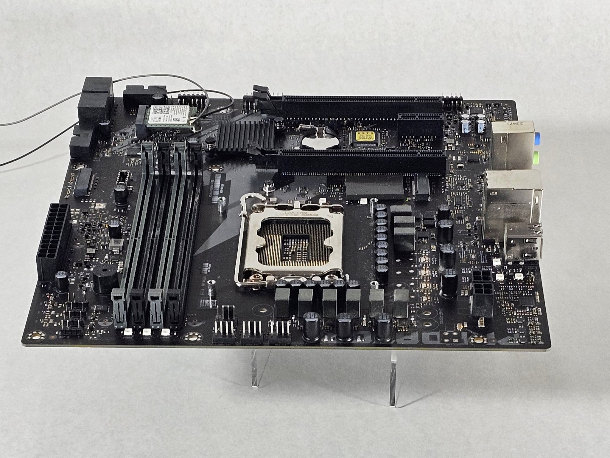 Acer Predator IH67M-WH V1.0 LGA1700 DDR5 mATX Motherboard w/ WiFi & I/O Shield