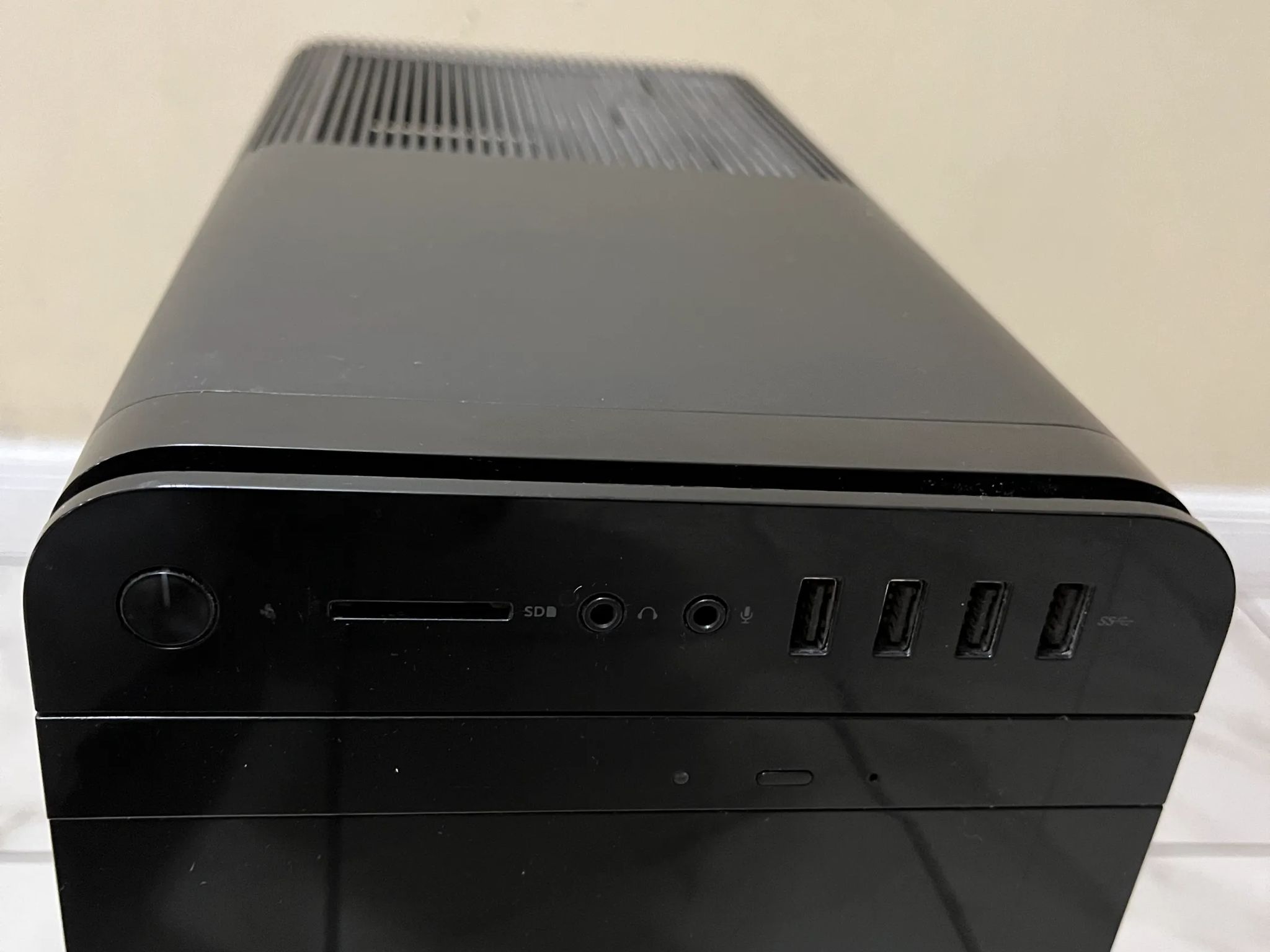 🔵AMD W5700 8GB, Intel i7-7700, 1 TB Storage, 16 GB RAM, High Performance Dell XPS 8920 Gaming PC🟢