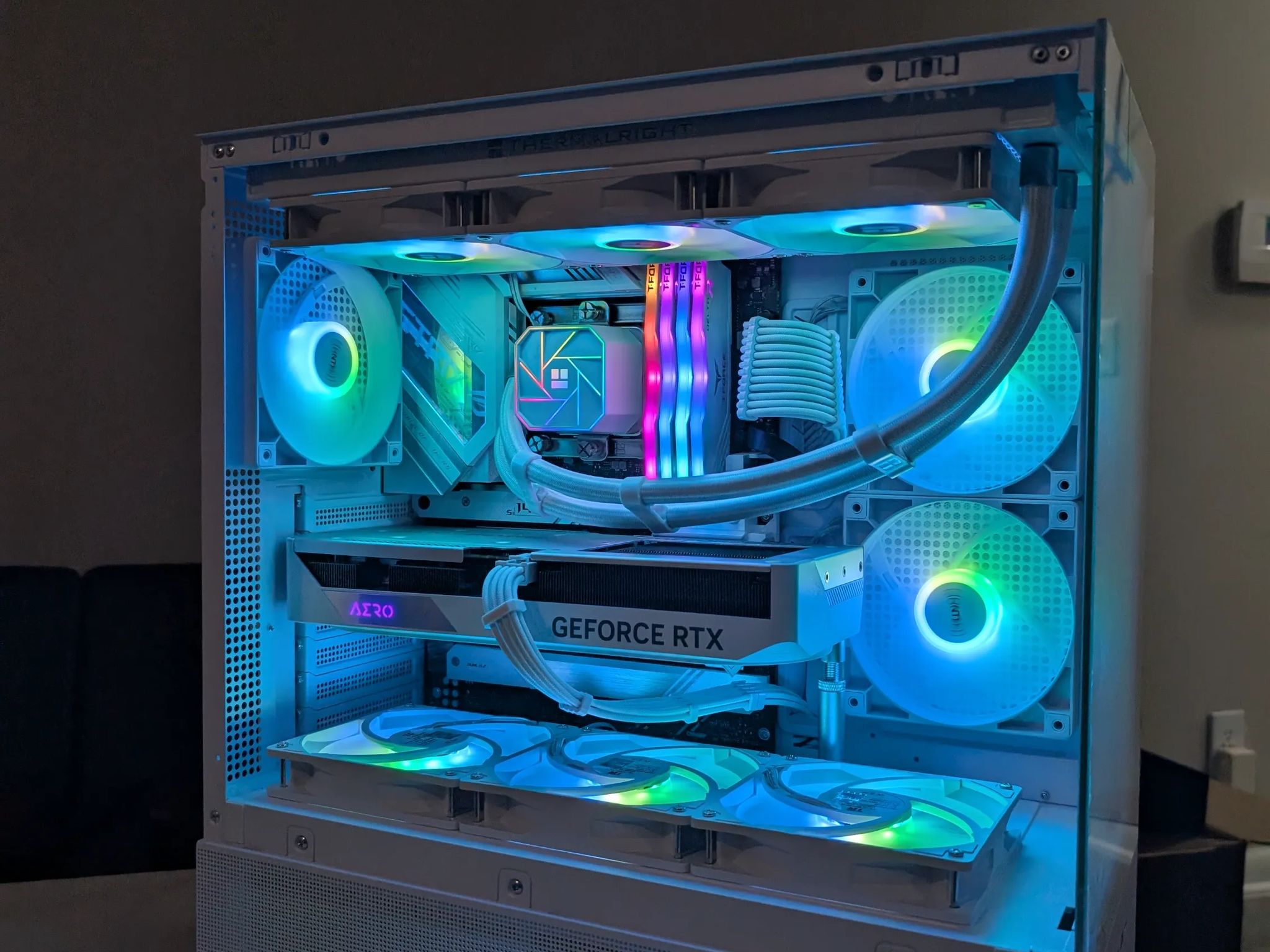 Powerful White Gaming PC! i7 12700KF / RTX 4070
