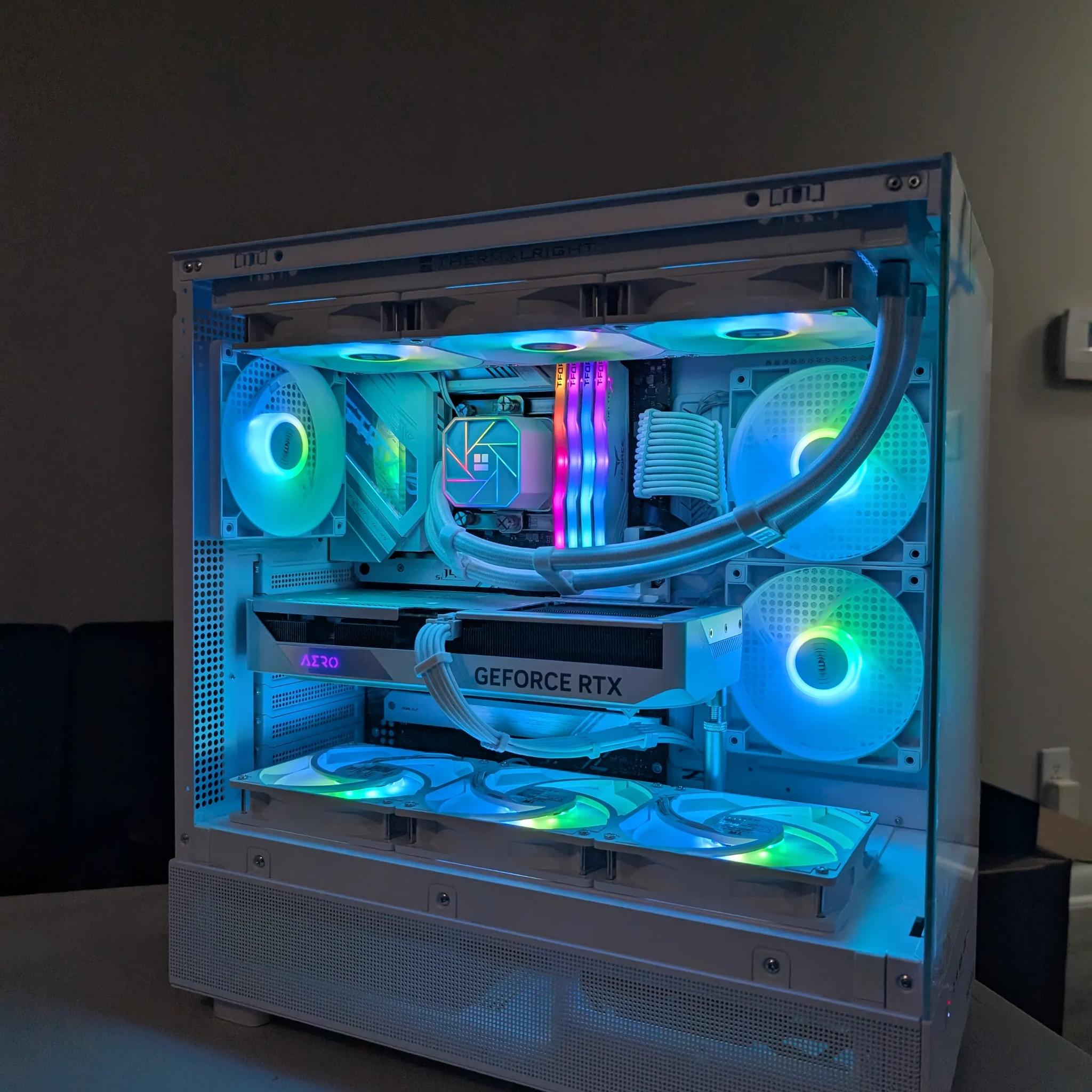 Powerful White Gaming PC! i7 12700KF / RTX 4070