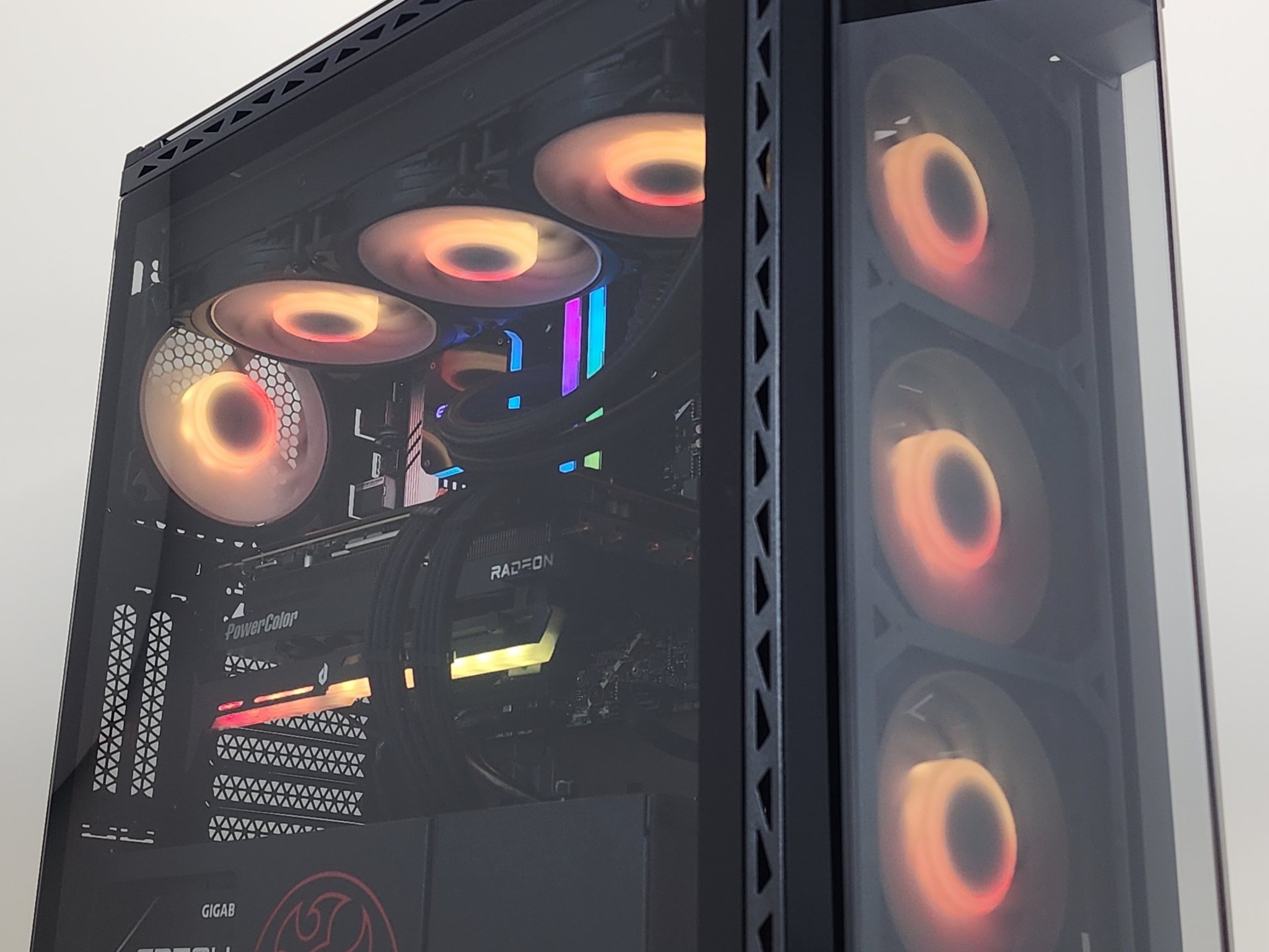 Gaming PC i7-14700F 32GB RAM 2TB SSD RX 7800 XT 16GB Windows 11 Computer