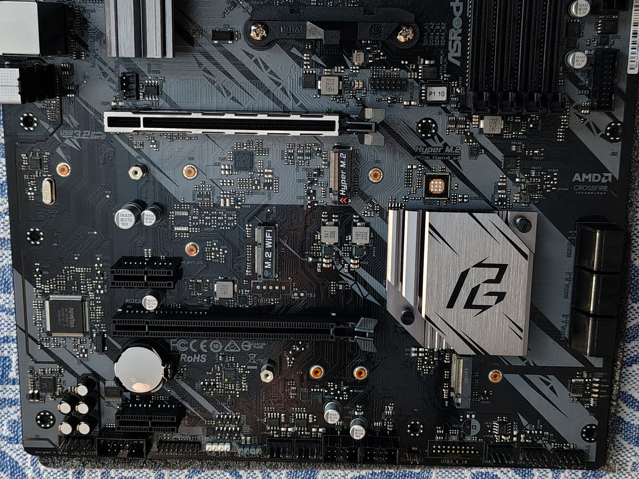 ASRock B550 Phantom Gaming 4 Motherboard + WiFi/Bluetooth card AM4 ATX