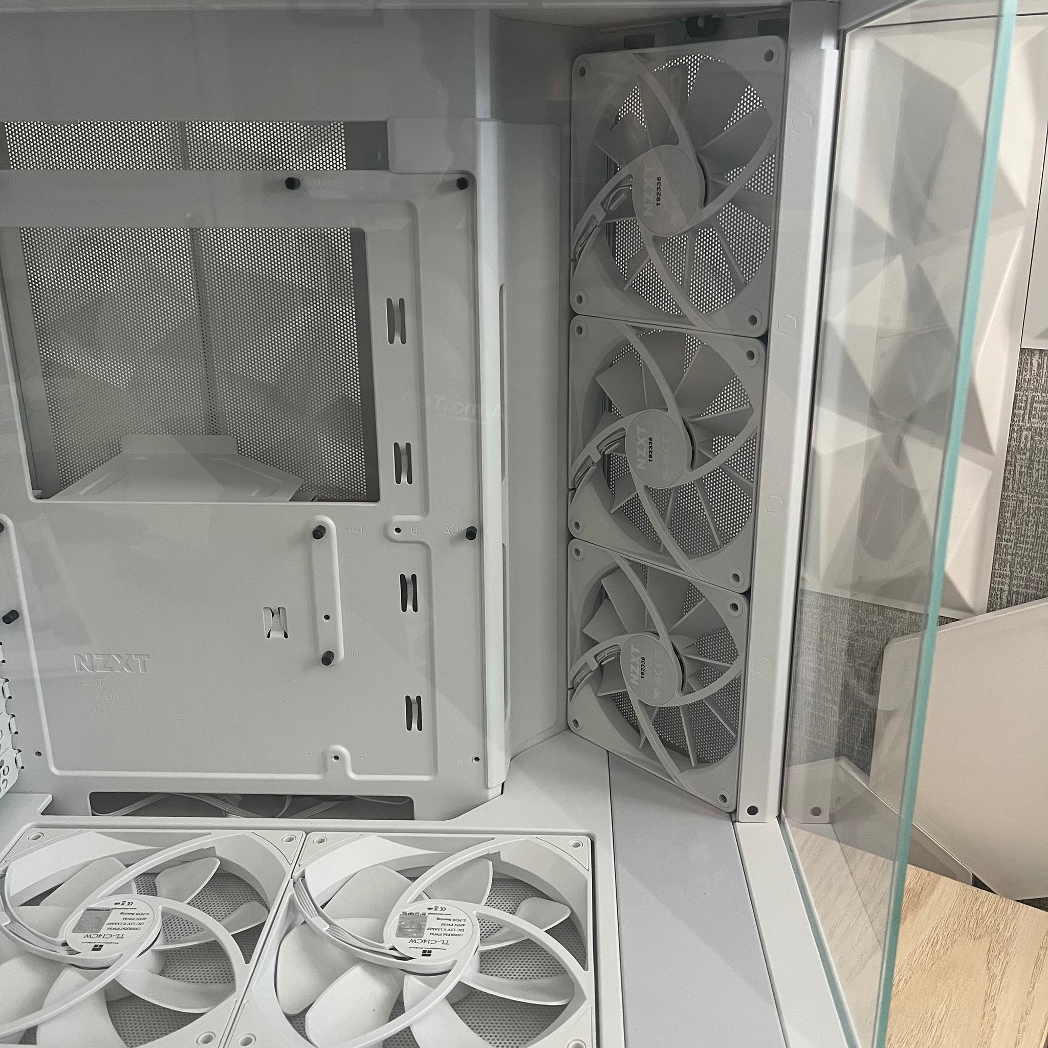 NZXT H6 FLOW MID TOWER AIRFLOW CASE WITH 5 FANS - GREAT CONDITION
