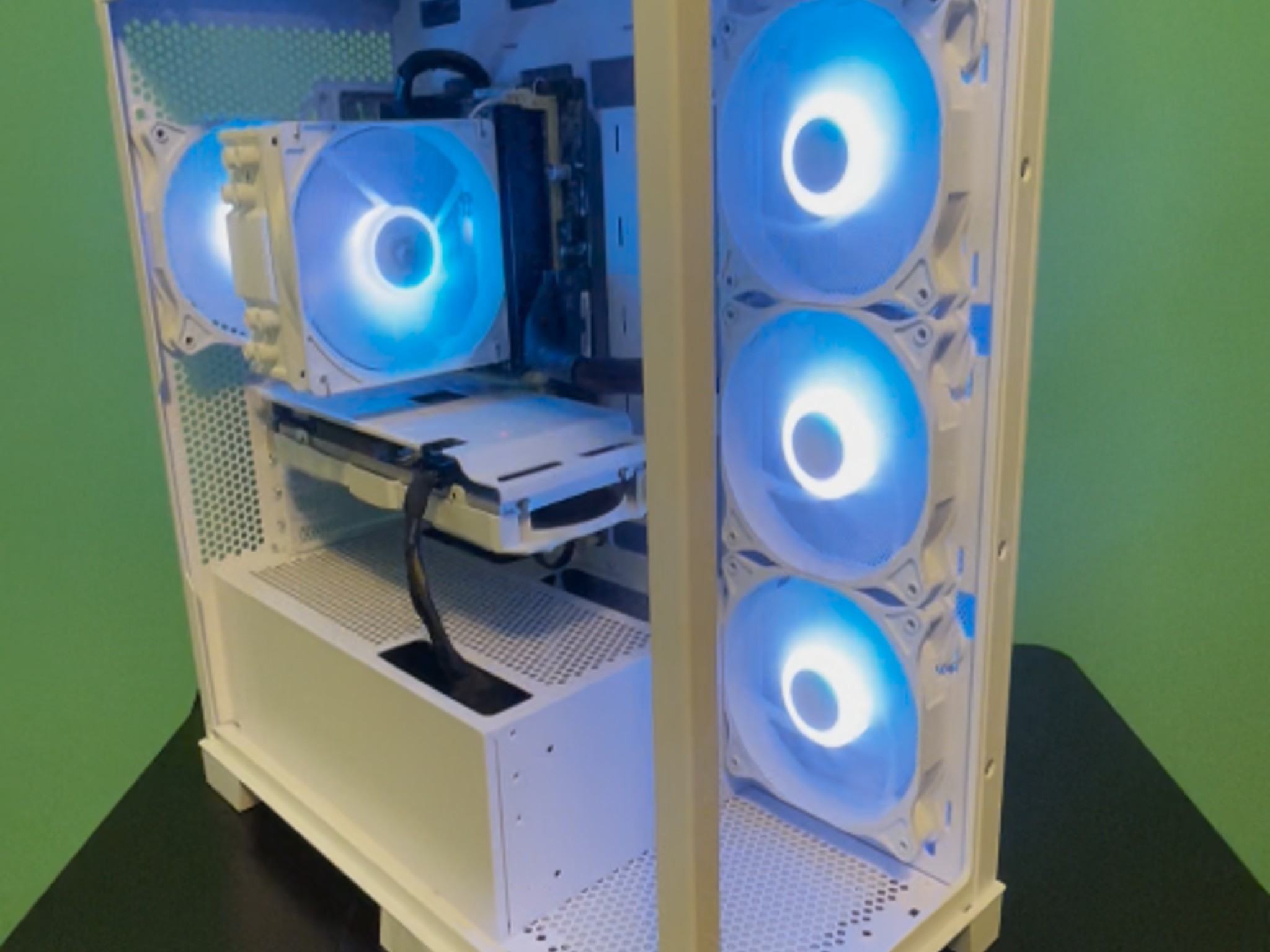 OPEN White Gaming PC| Intel i5 / Amd RX580 / 8GB / 500GB SSD Win 10 Pro WiFi