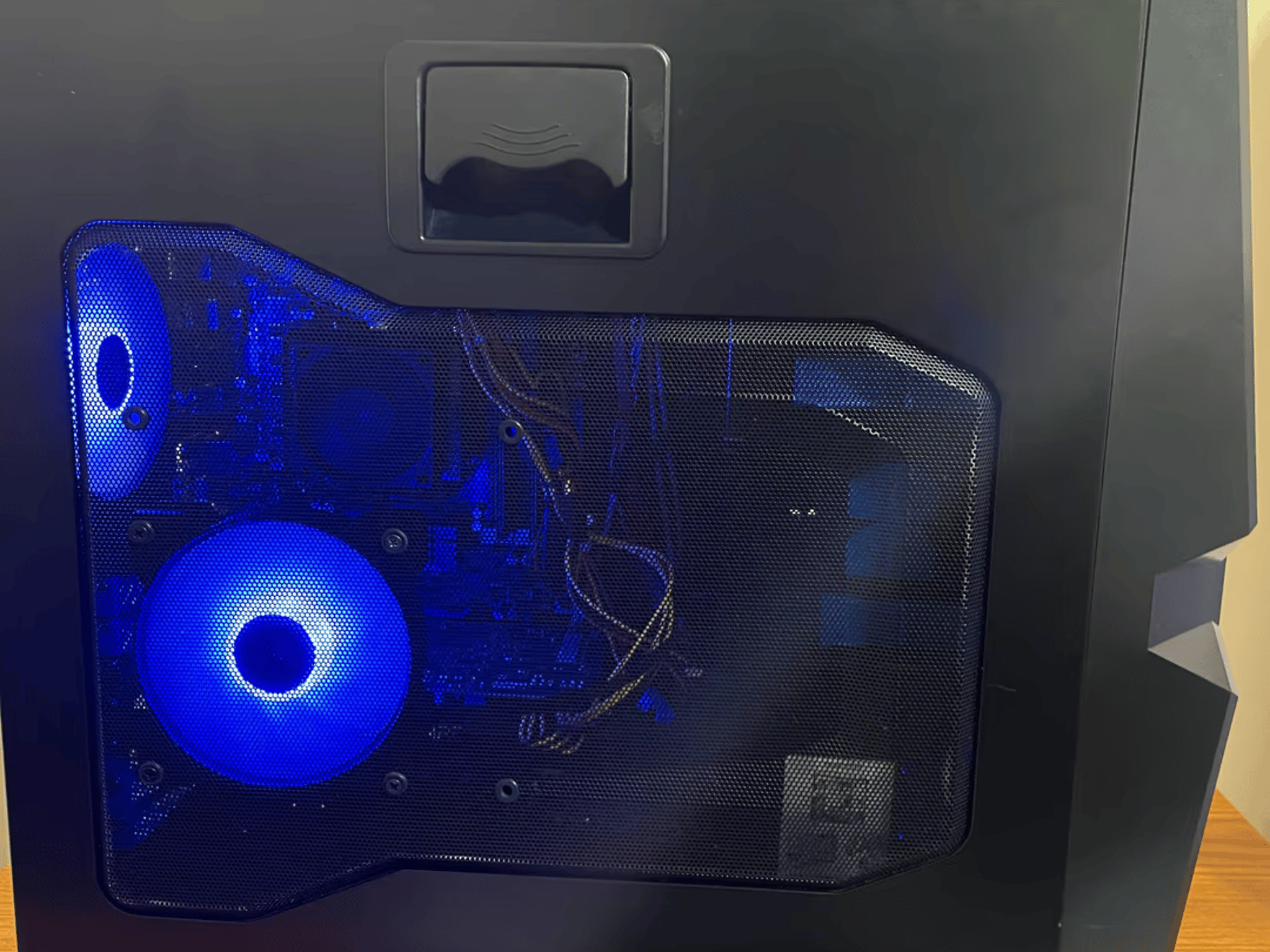 “Sapphire” // AMD Phenom II X6, AMD 6950 2GB