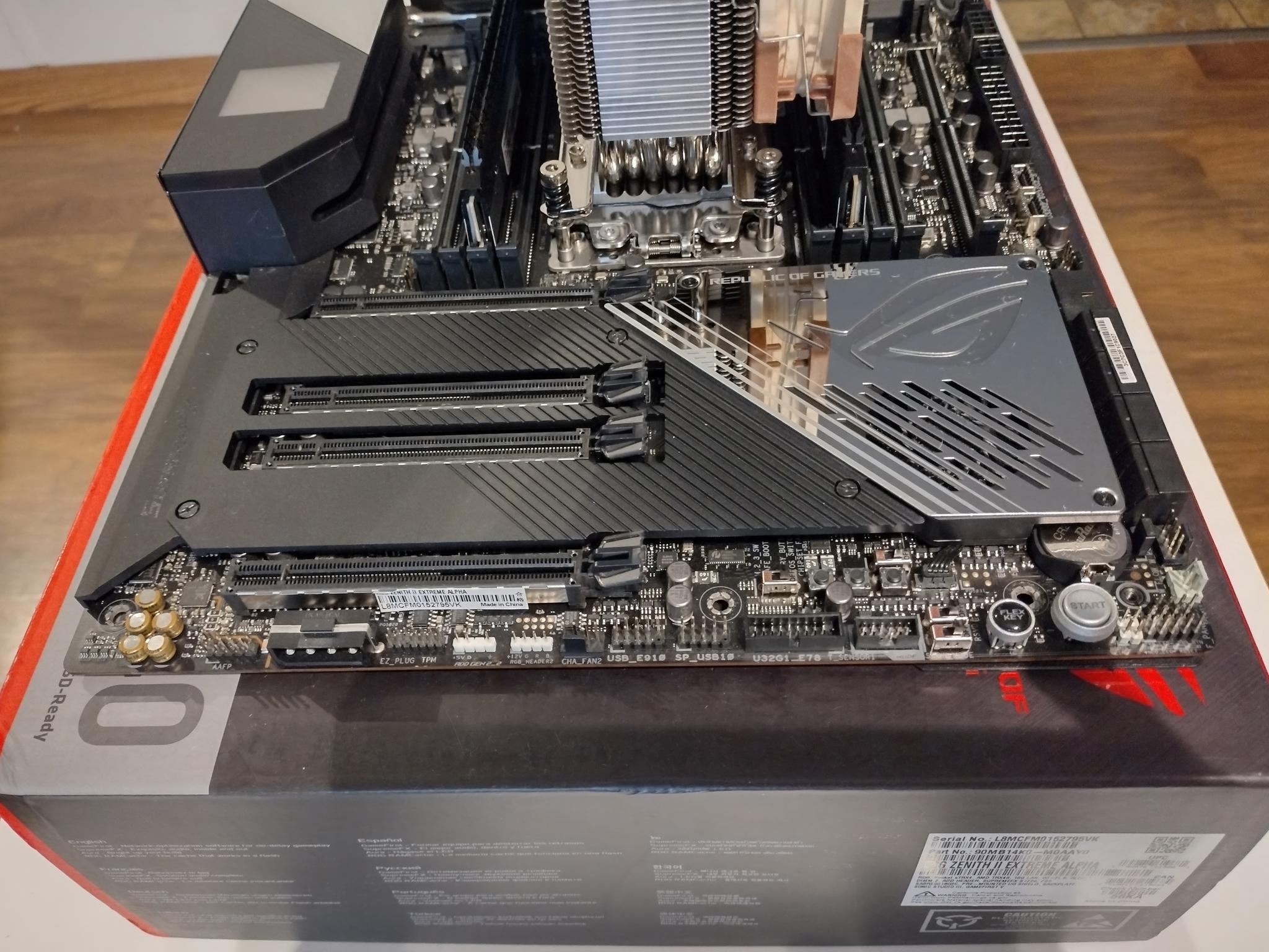 AMD RYZEN THREADRIPPER 3970X + ASUS ROG ZENITH II EXTREME ALPHA + NOCTUA NH-U14S (NO RAM/MEMORY)