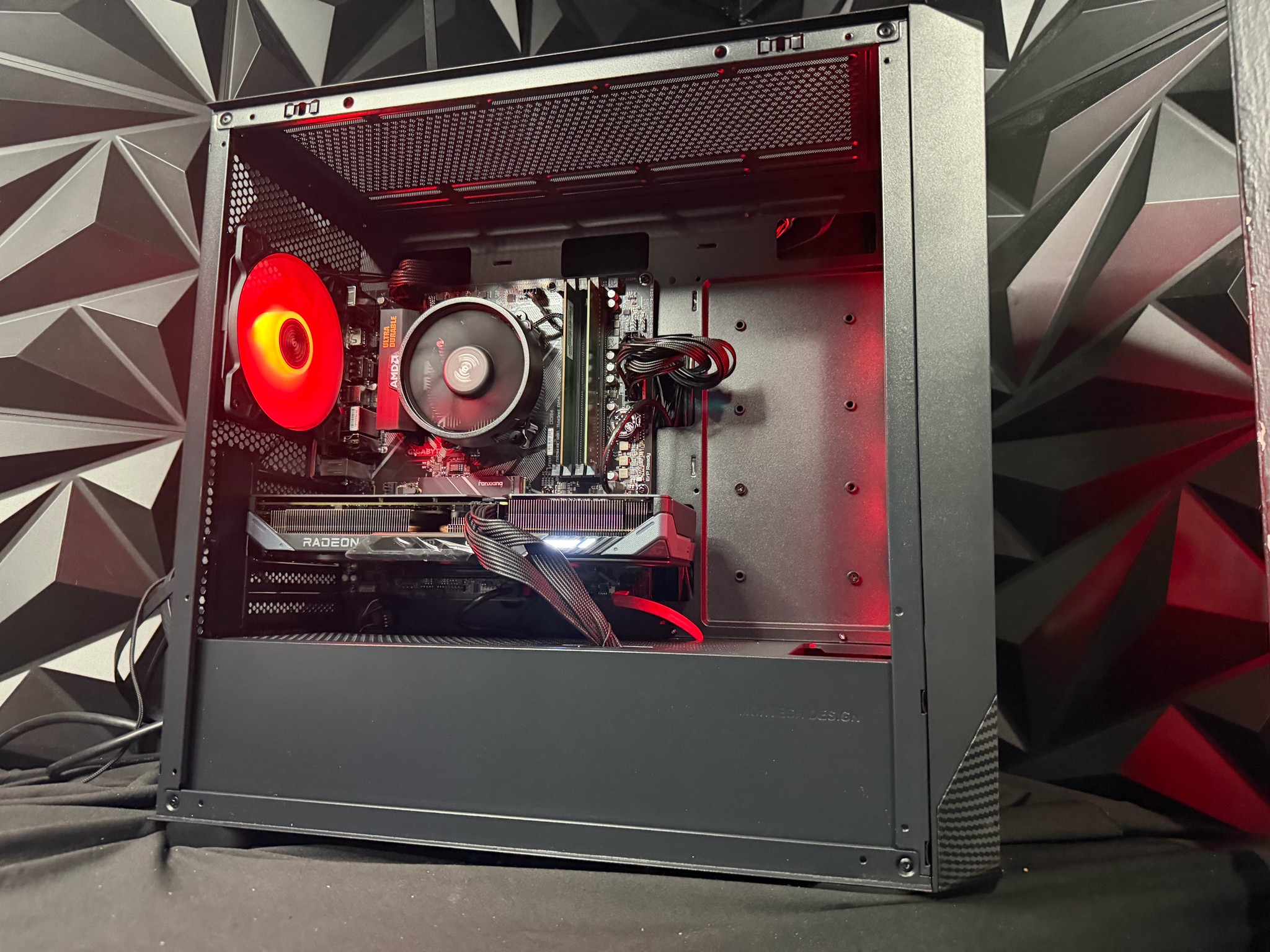 🖤⚡ DARK FIBER ⚡🖤 Ryzen 5 5500| RX 9060XT| 16 GB DDR4| 1.25 TB SSD| 650W PSU