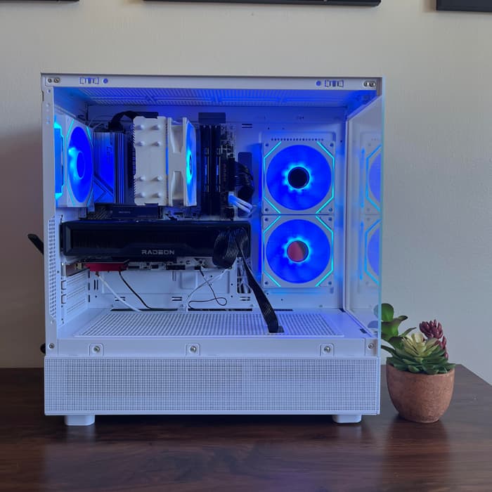 White Night - 6800XT - 5600X - 32GB - 2TB SSD
